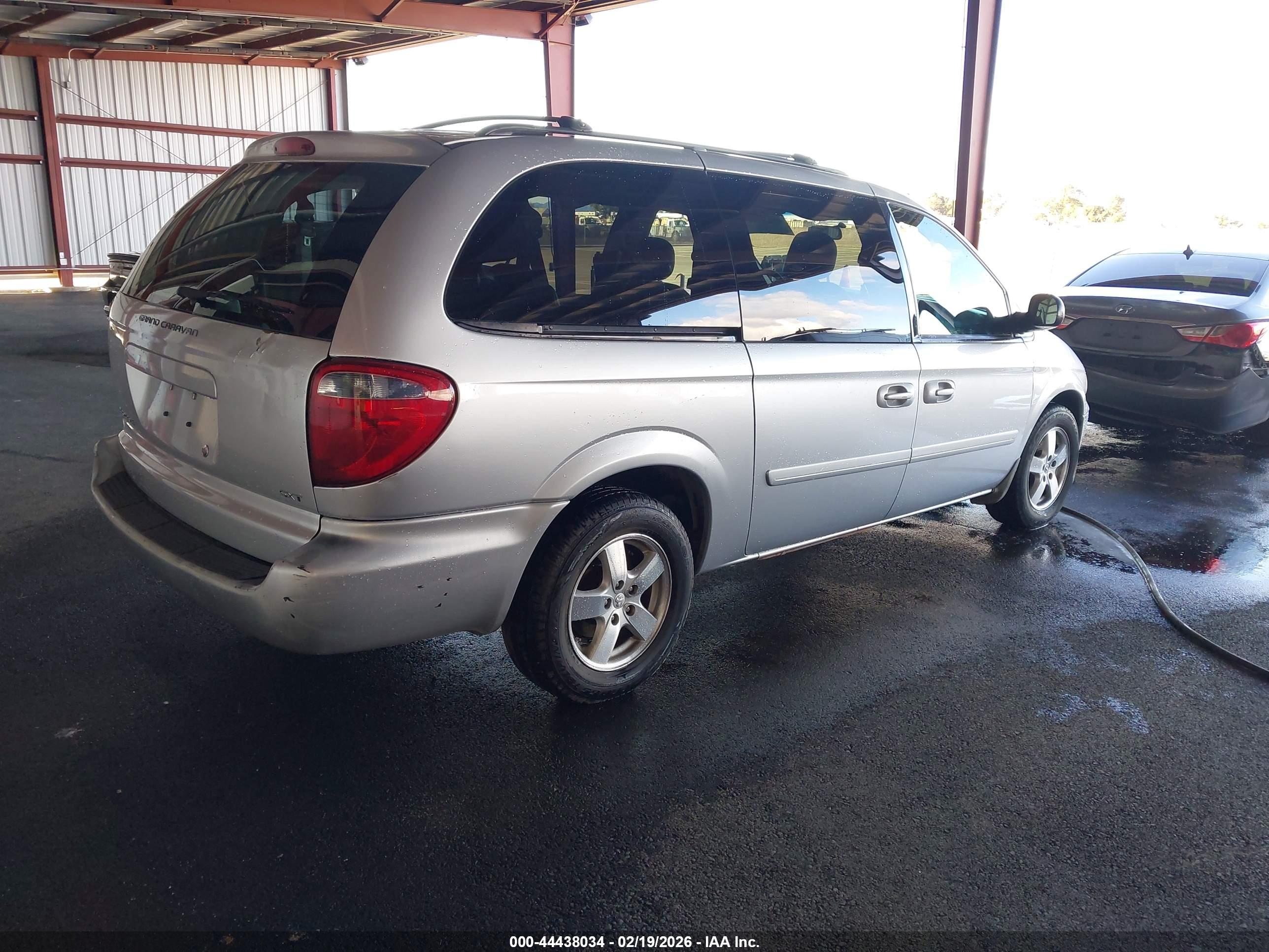 DODGE GRAND image 4