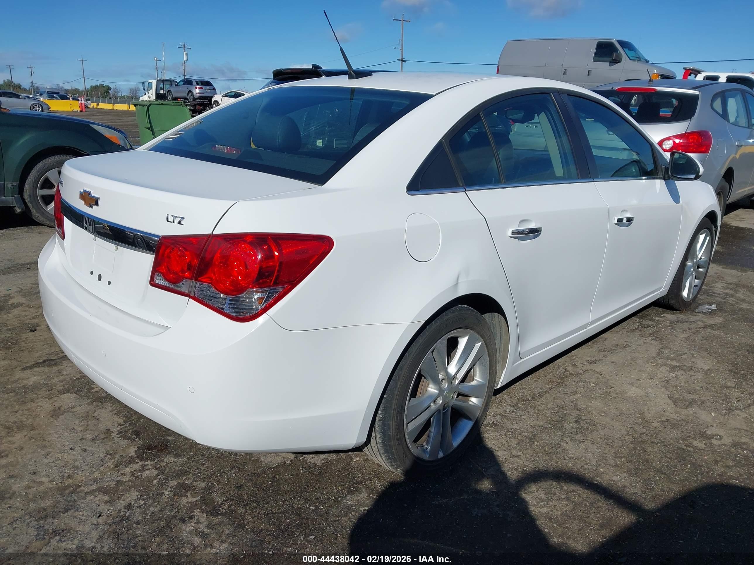 CHEVROLET CRUZE image 4