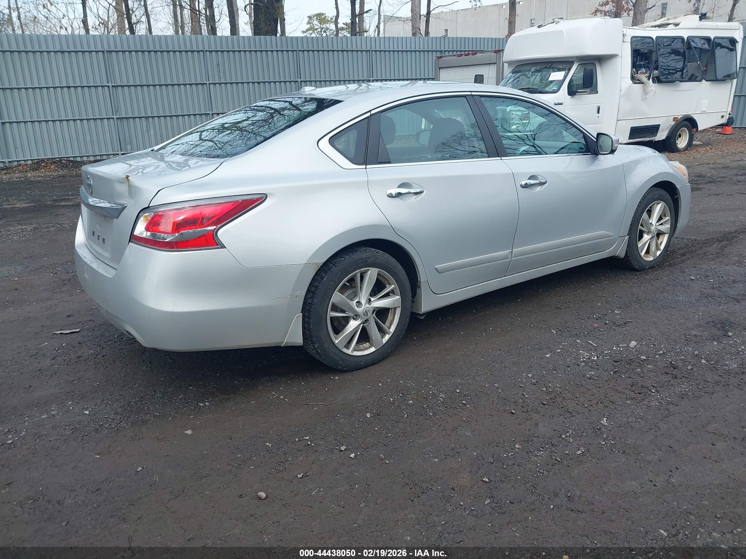 NISSAN ALTIMA image 4