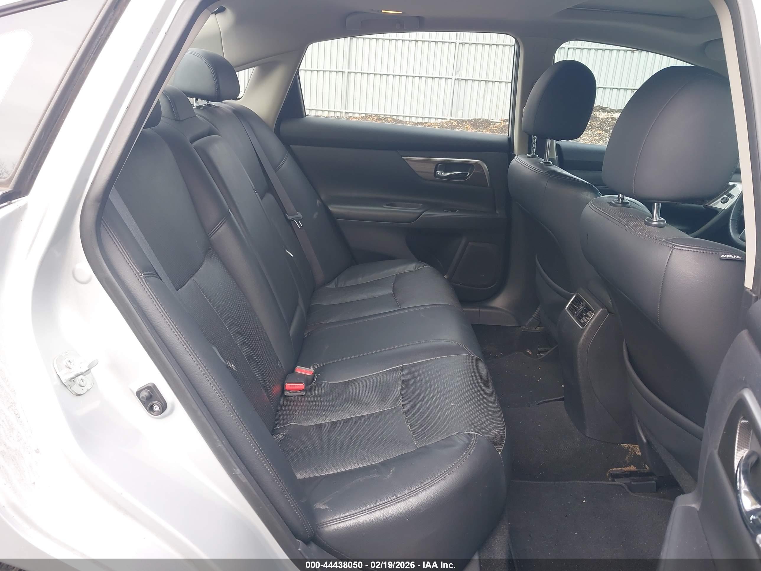 NISSAN ALTIMA image 8