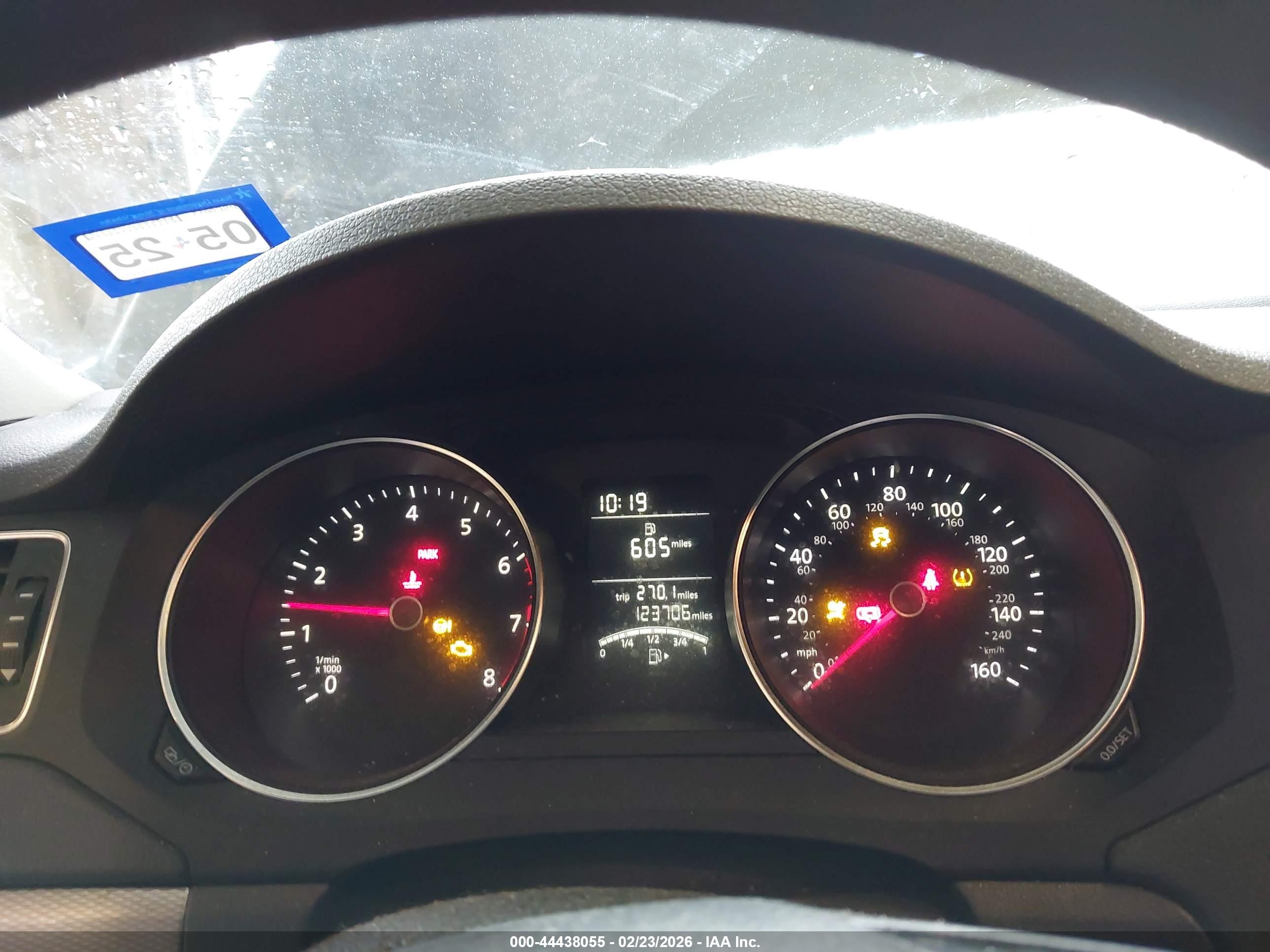 VOLKSWAGEN JETTA image 7