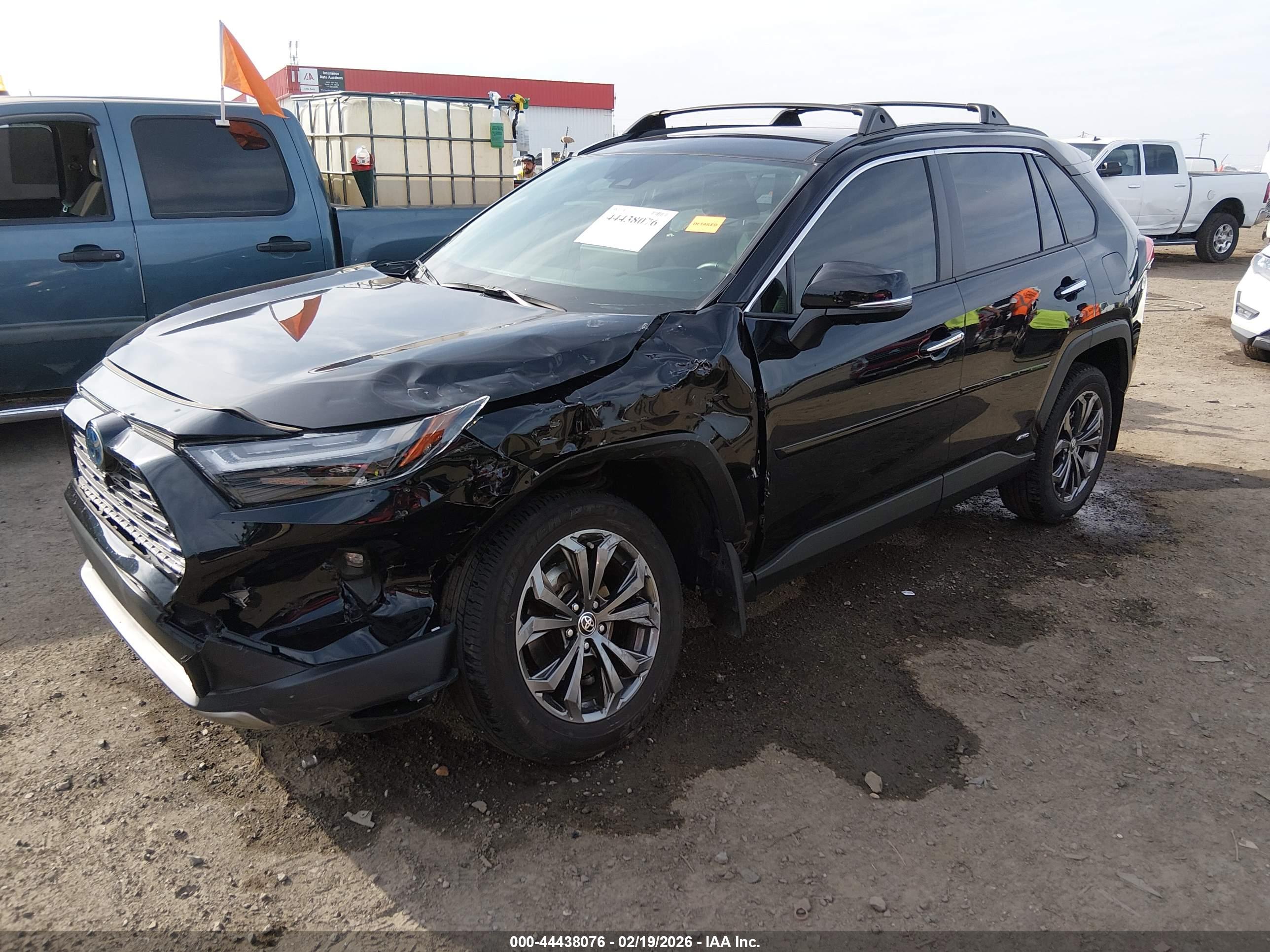 TOYOTA RAV4 image 2