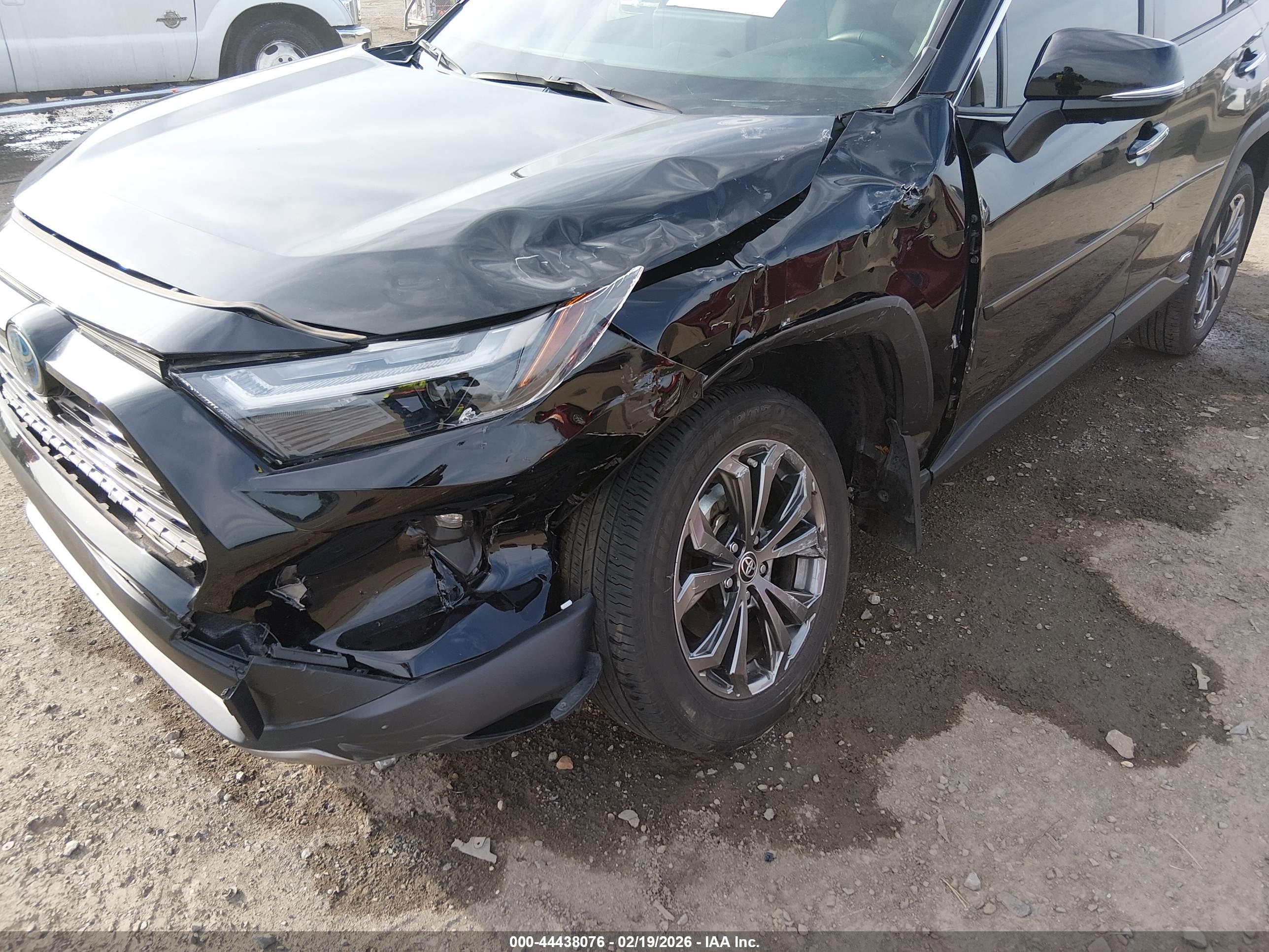 TOYOTA RAV4 image 6