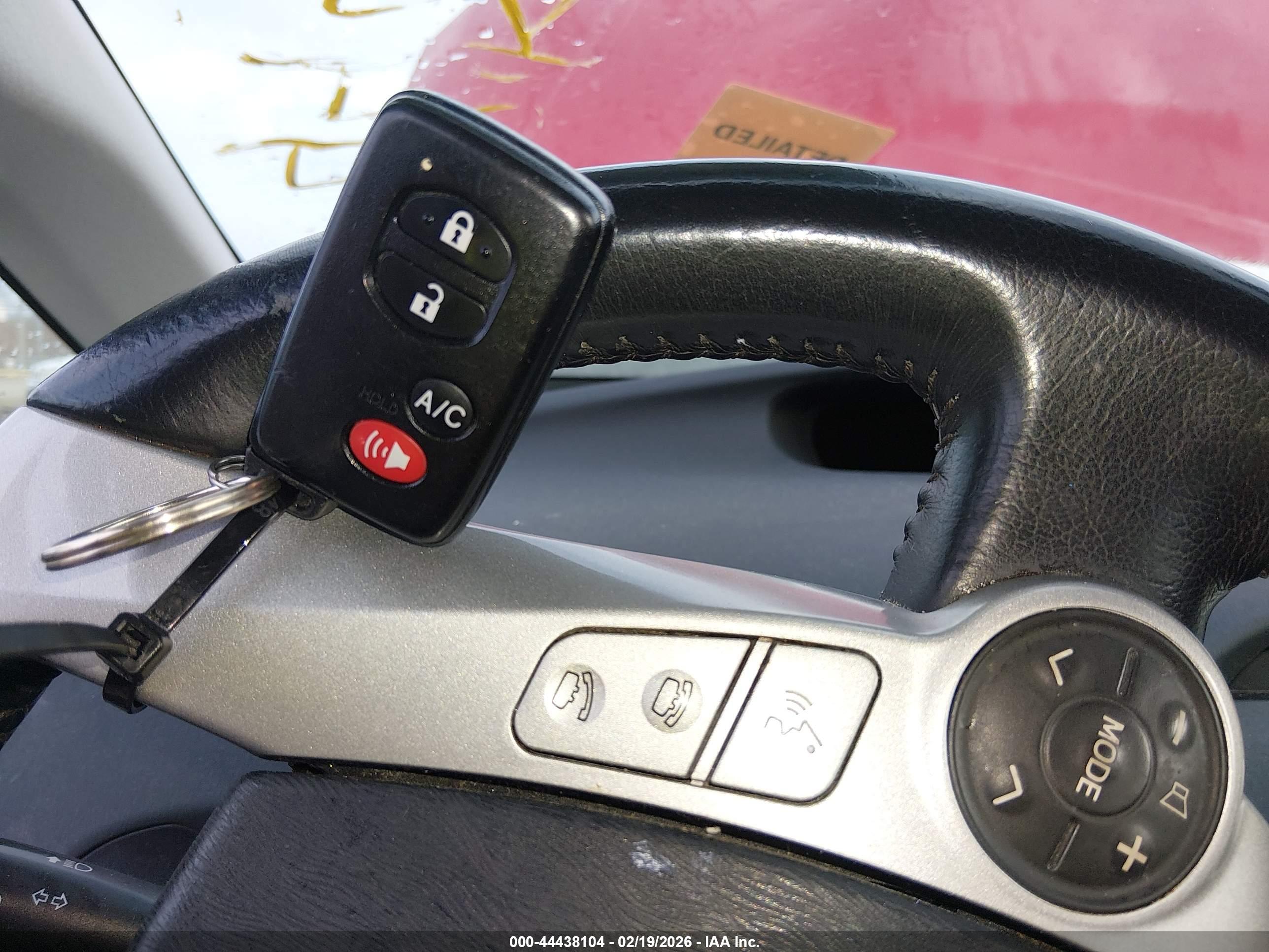TOYOTA PRIUS image 11