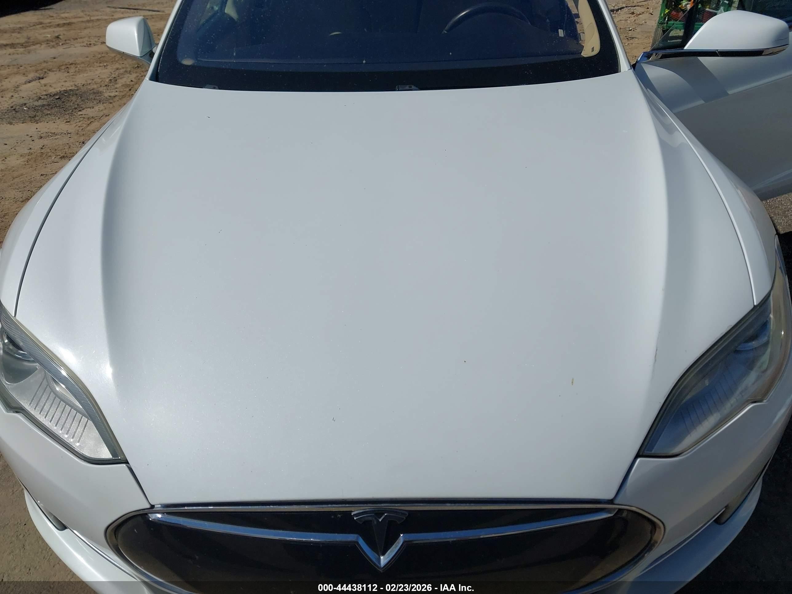 TESLA MODEL image 10