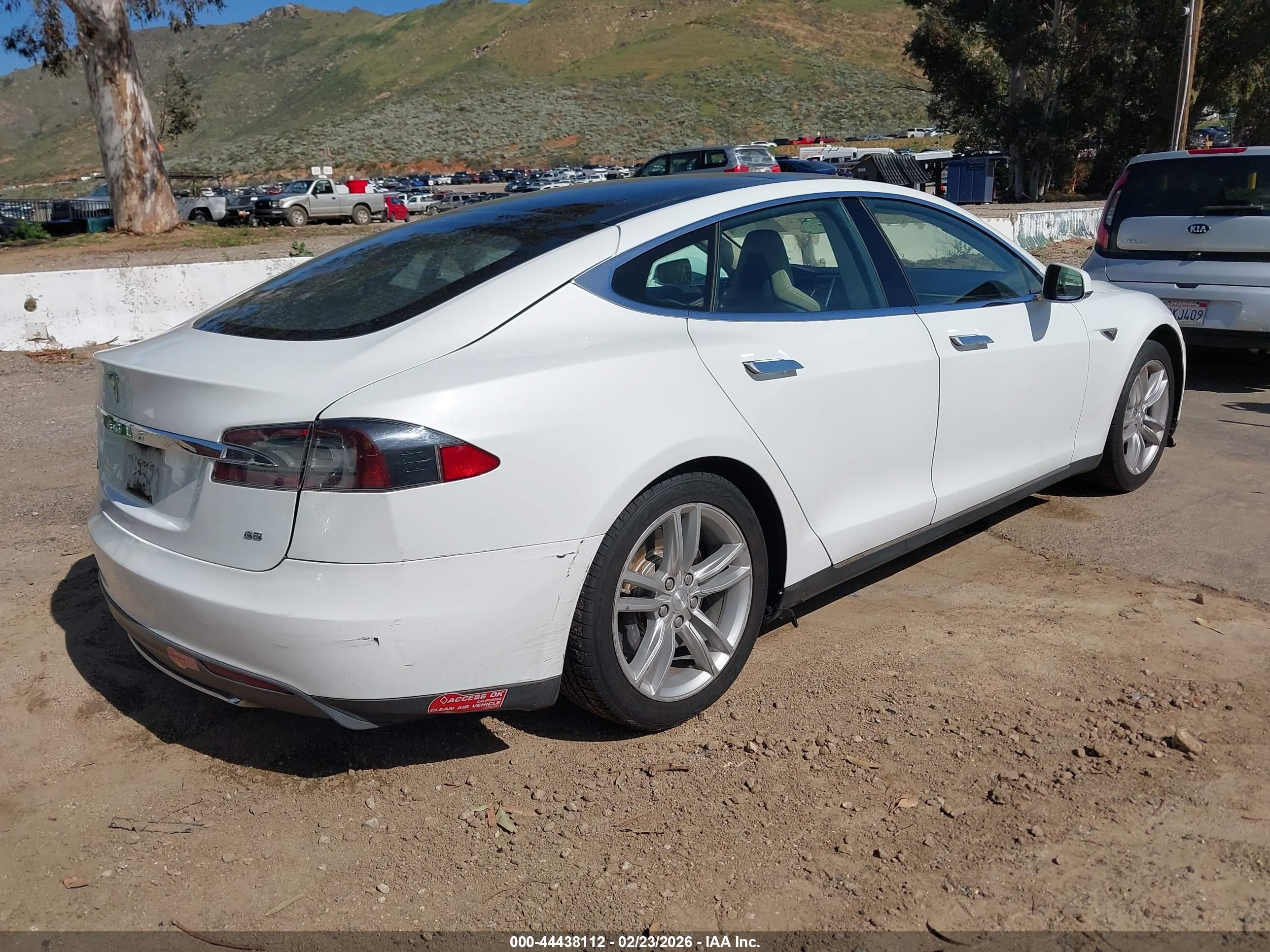 TESLA MODEL image 4