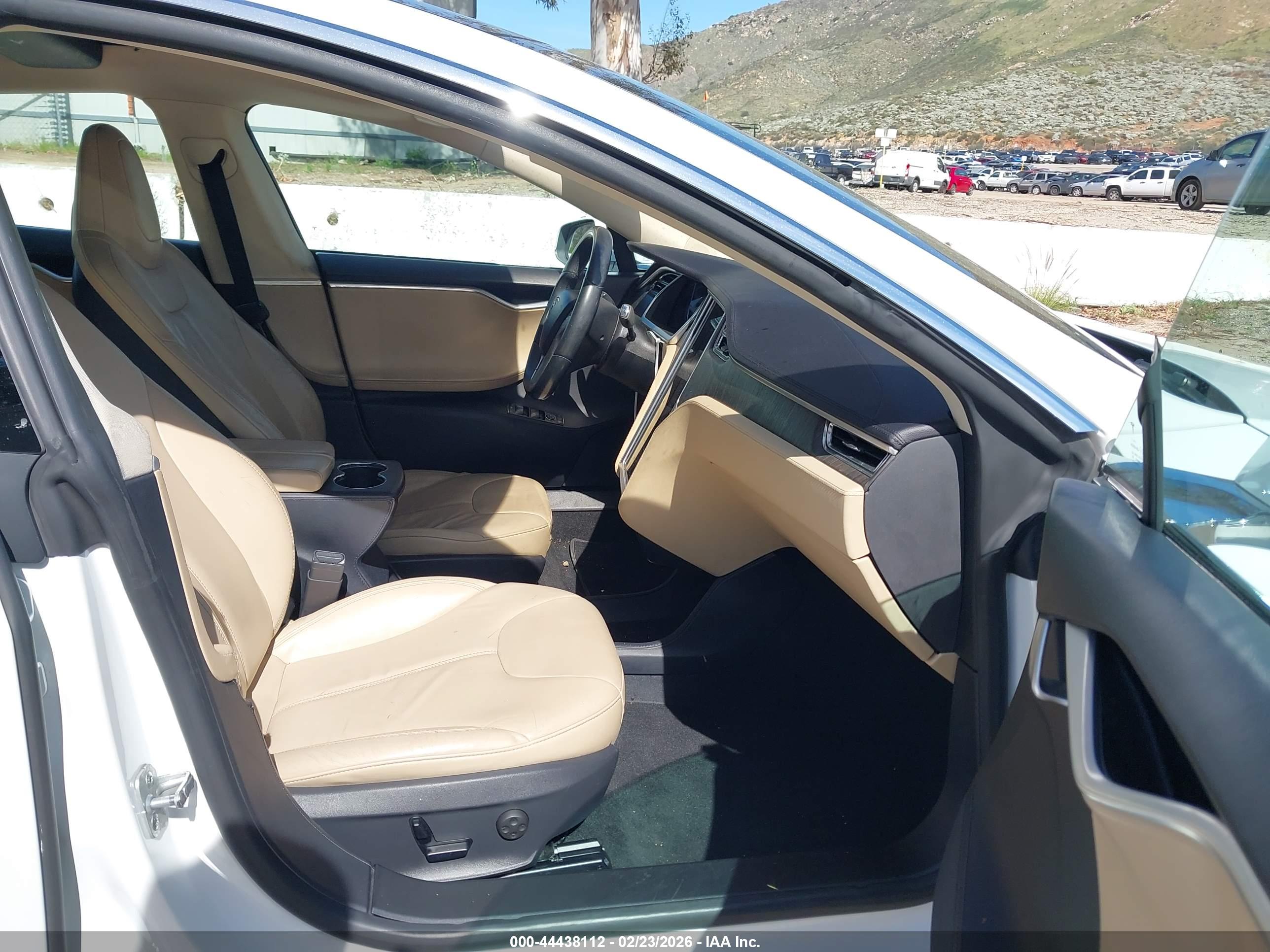 TESLA MODEL image 5