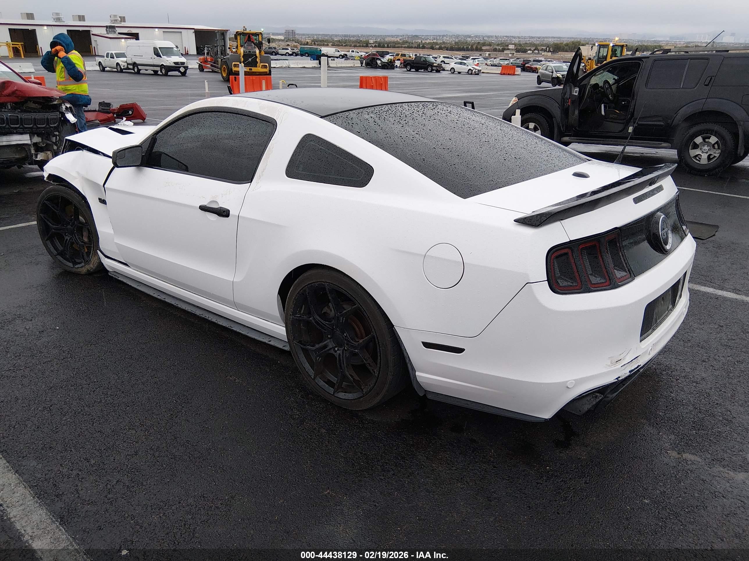 FORD MUSTANG image 3