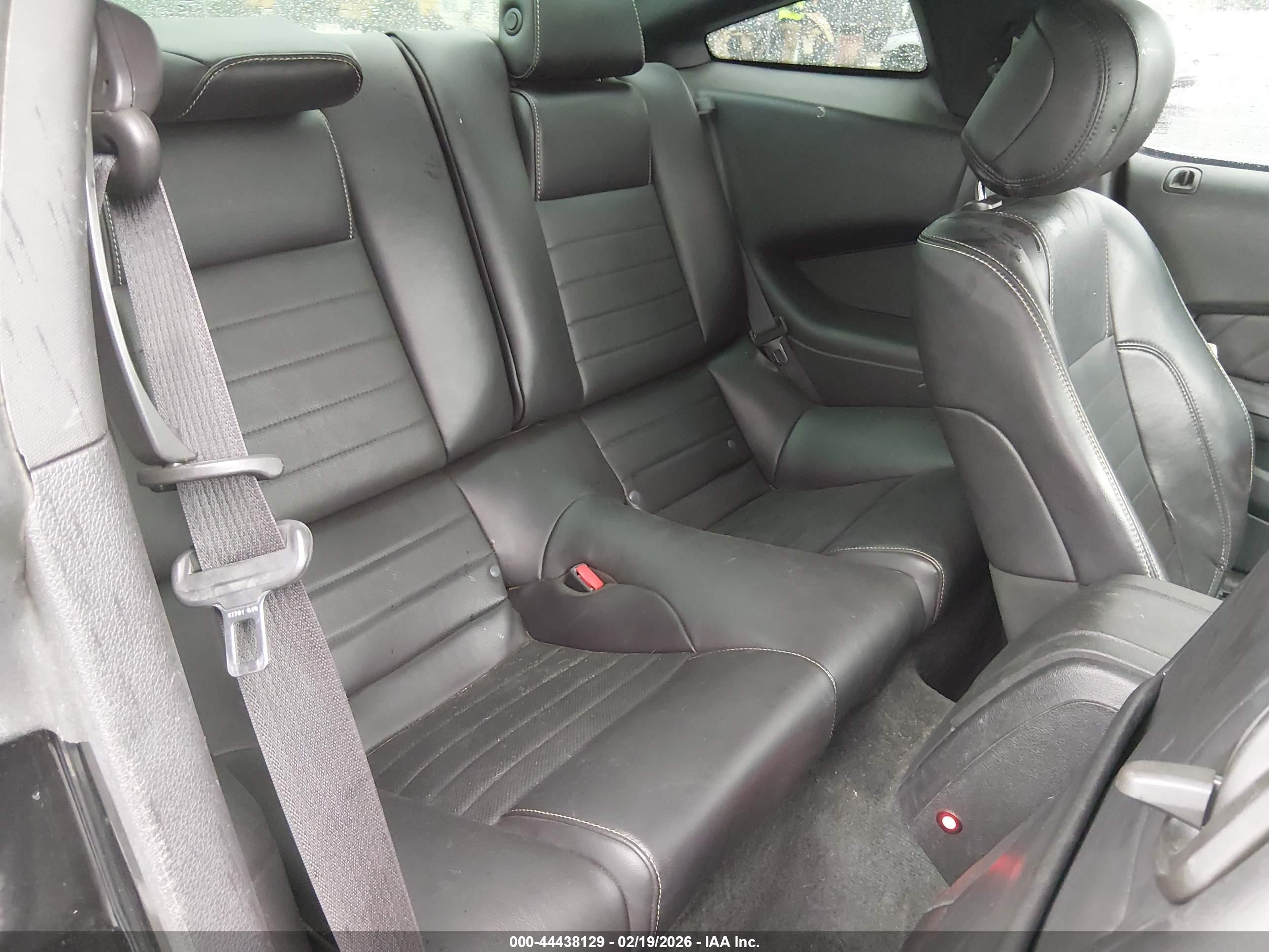 FORD MUSTANG image 8