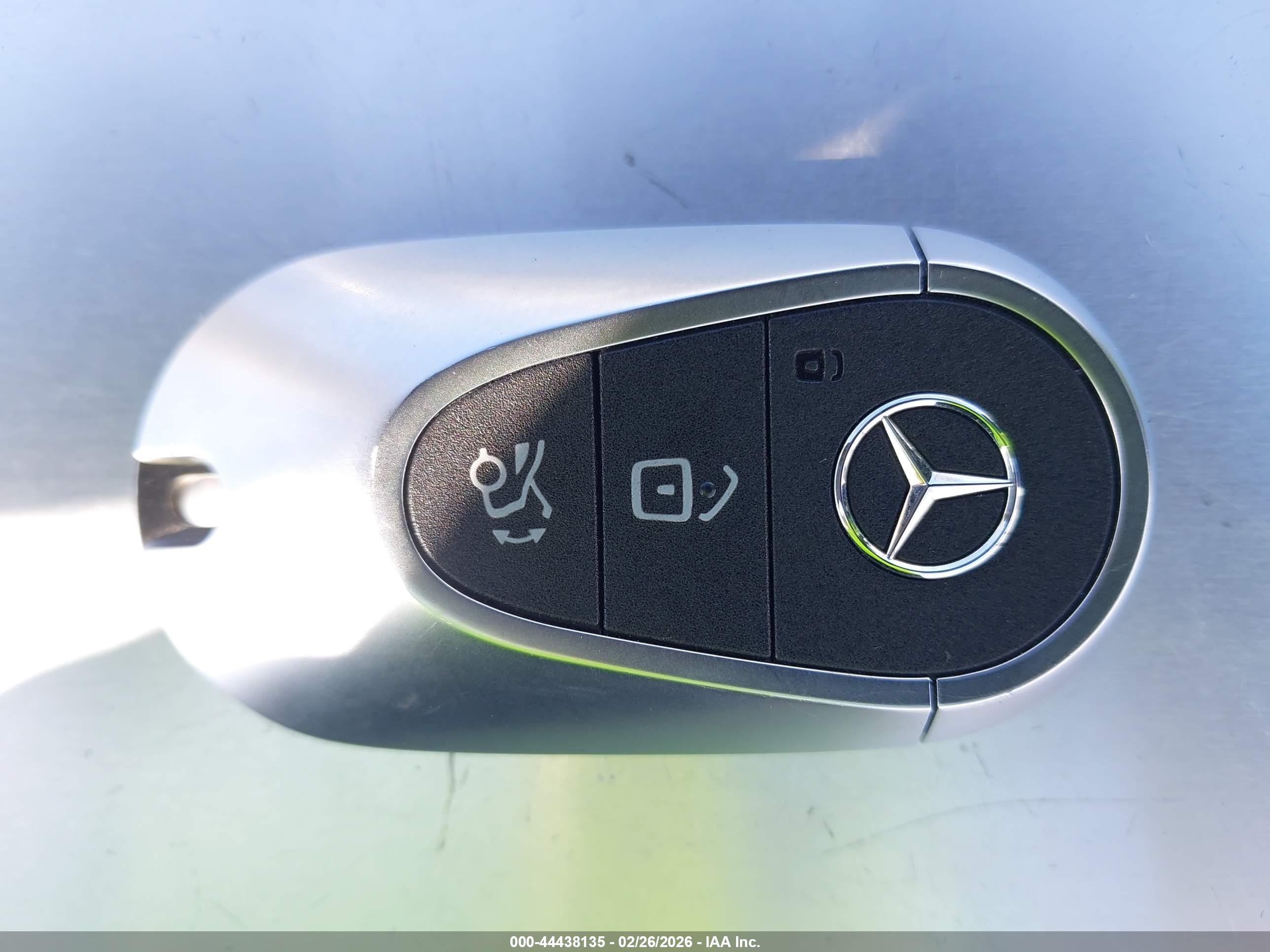 MERCEDES-BENZ EQE image 11