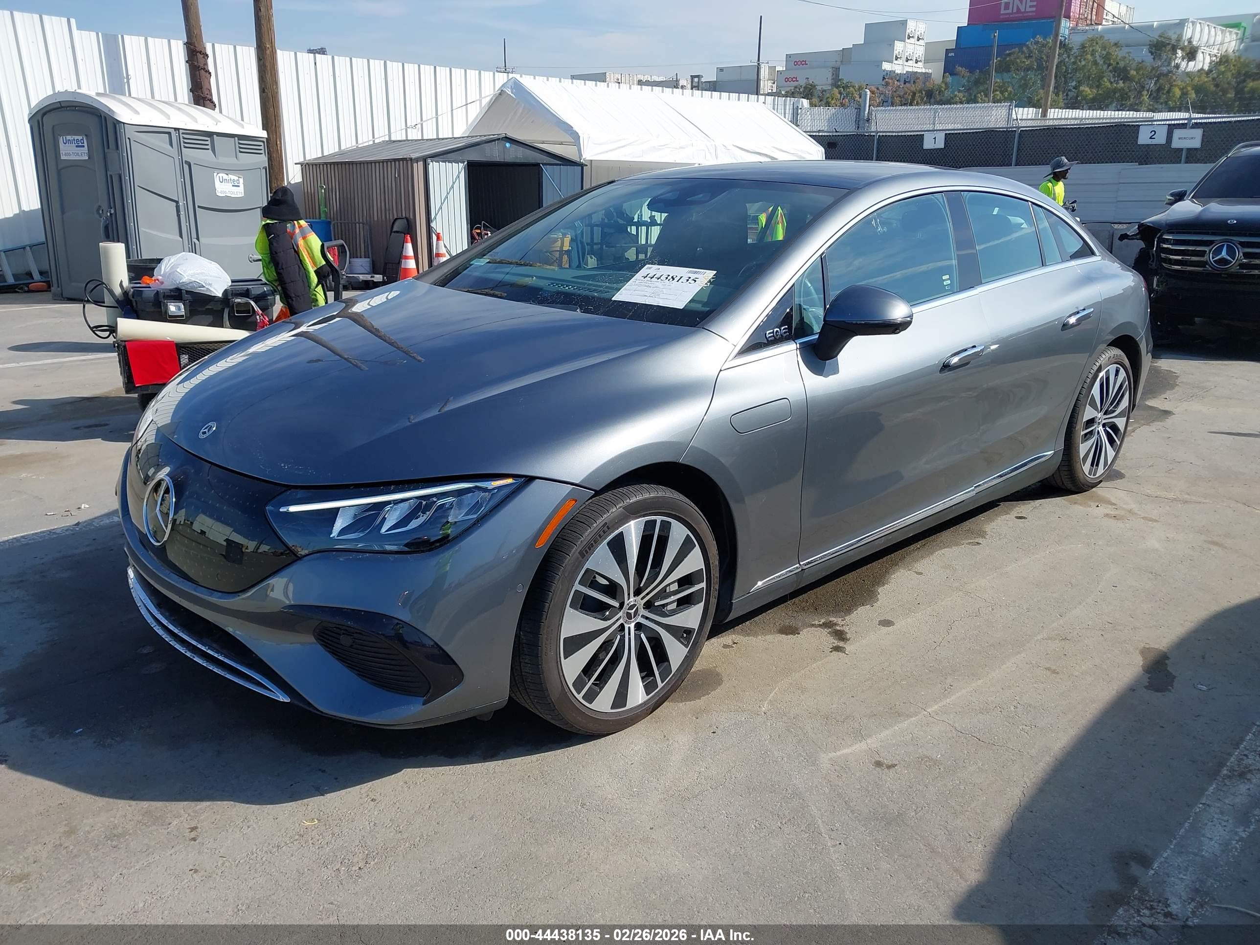 MERCEDES-BENZ EQE image 2