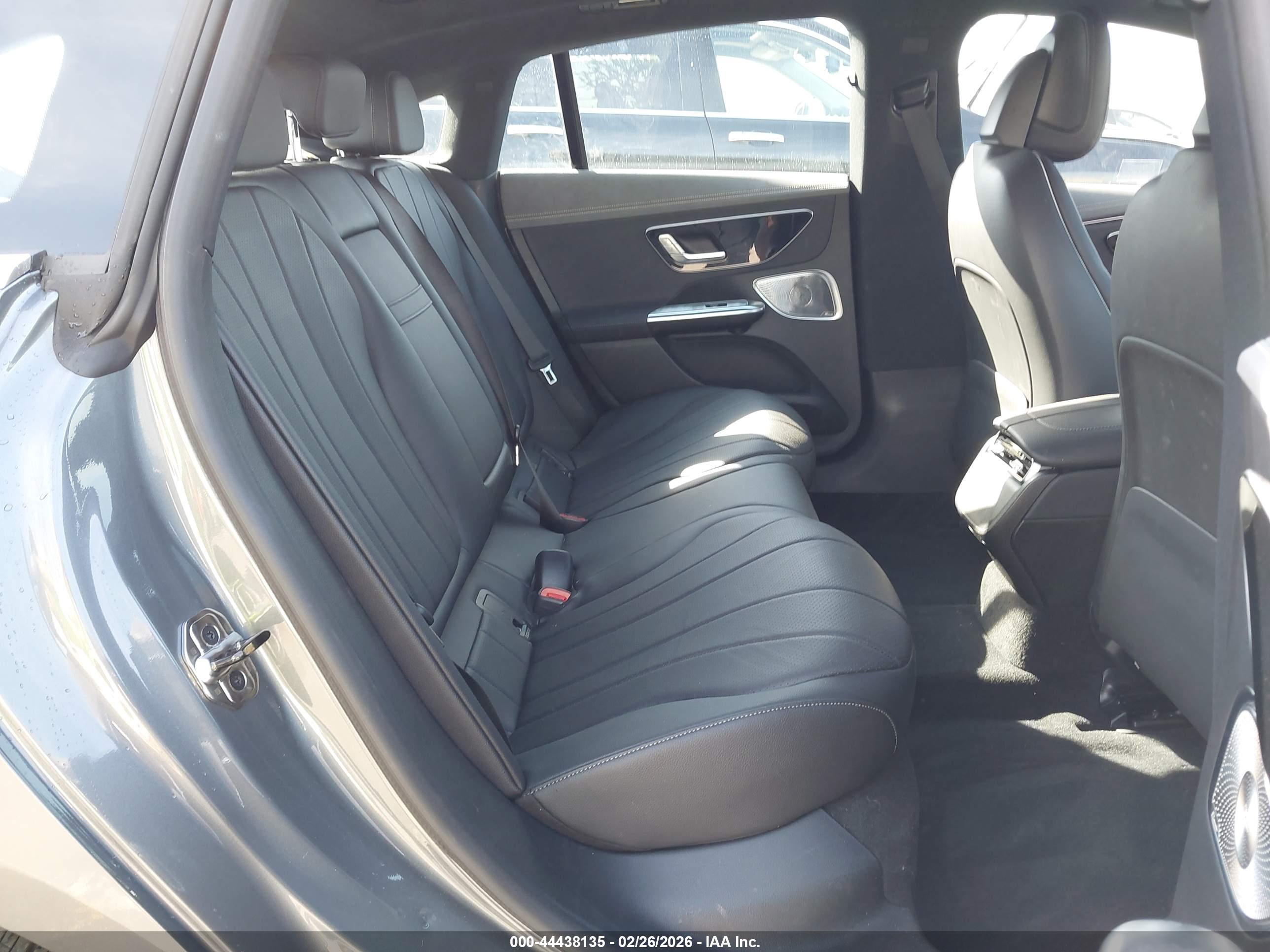 MERCEDES-BENZ EQE image 8