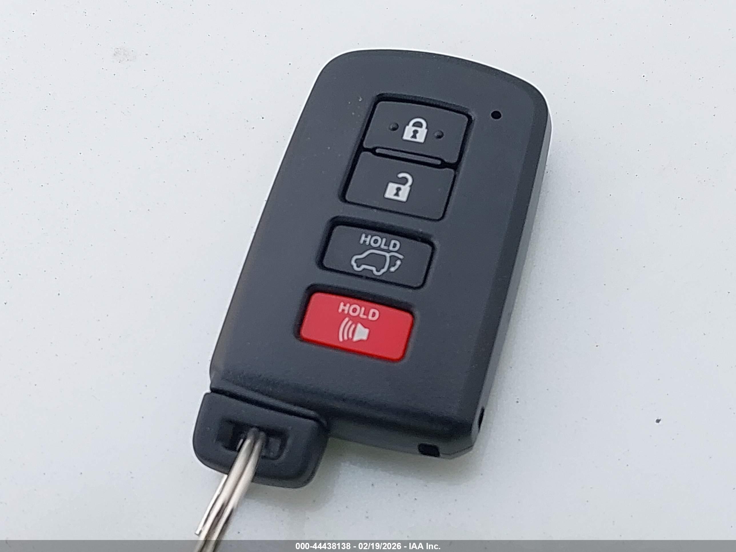 TOYOTA RAV4 image 11