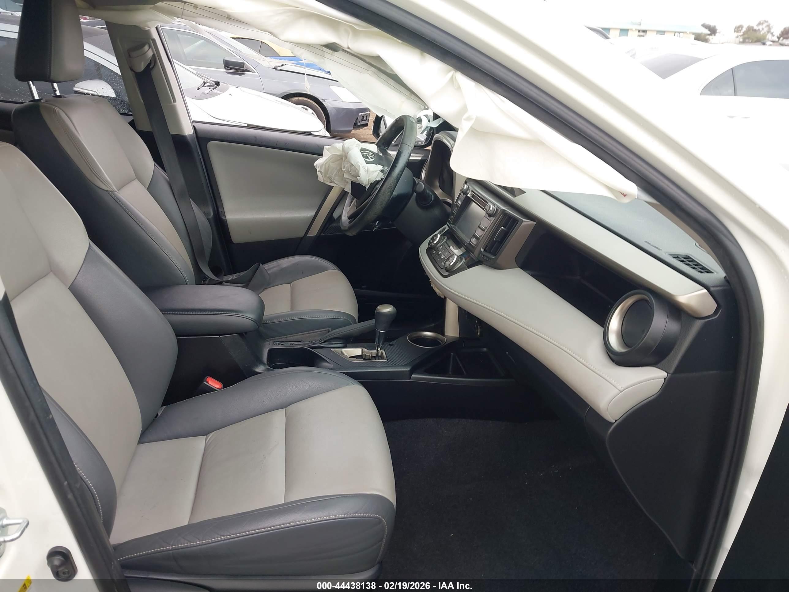 TOYOTA RAV4 image 5