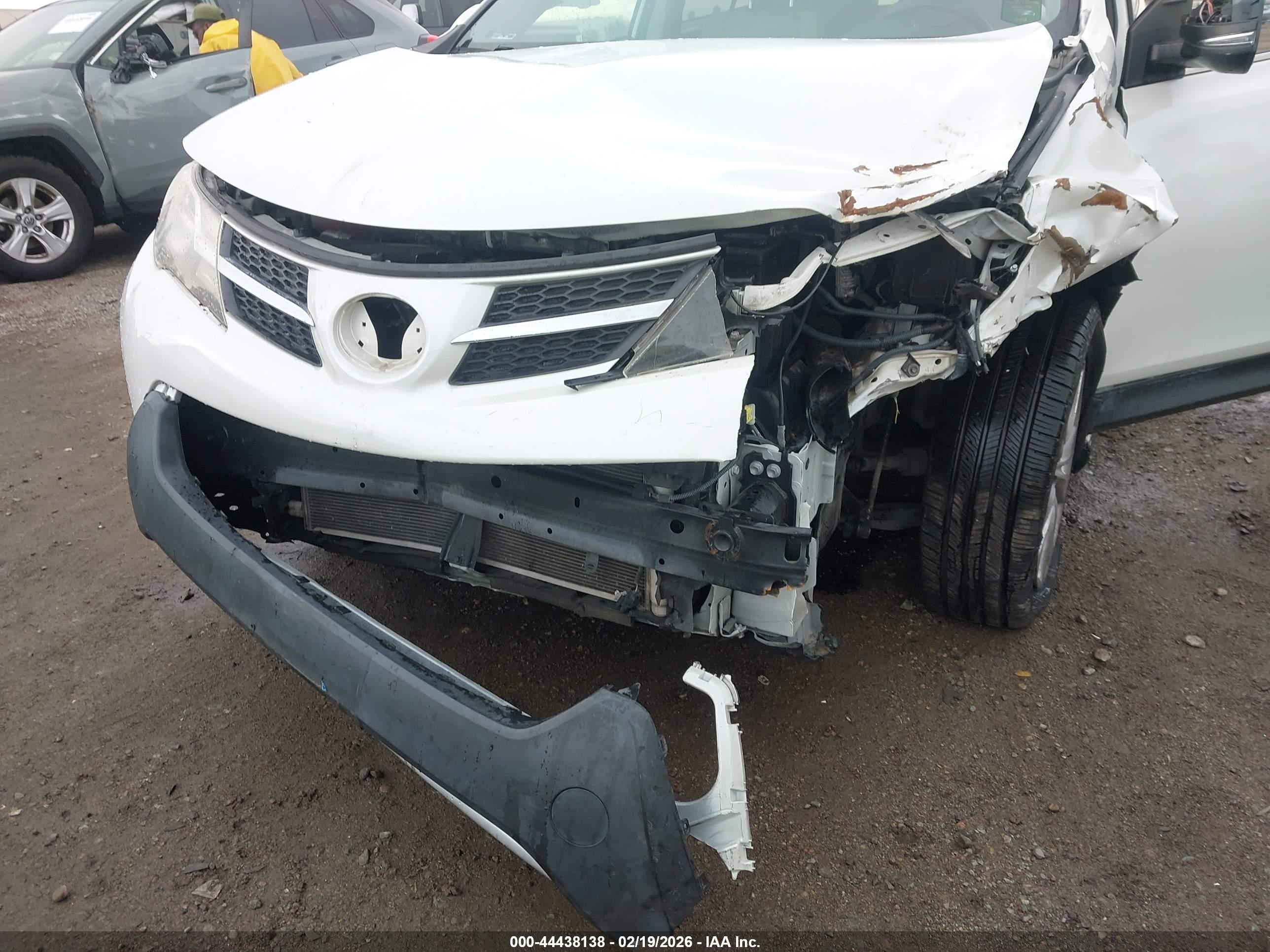 TOYOTA RAV4 image 6