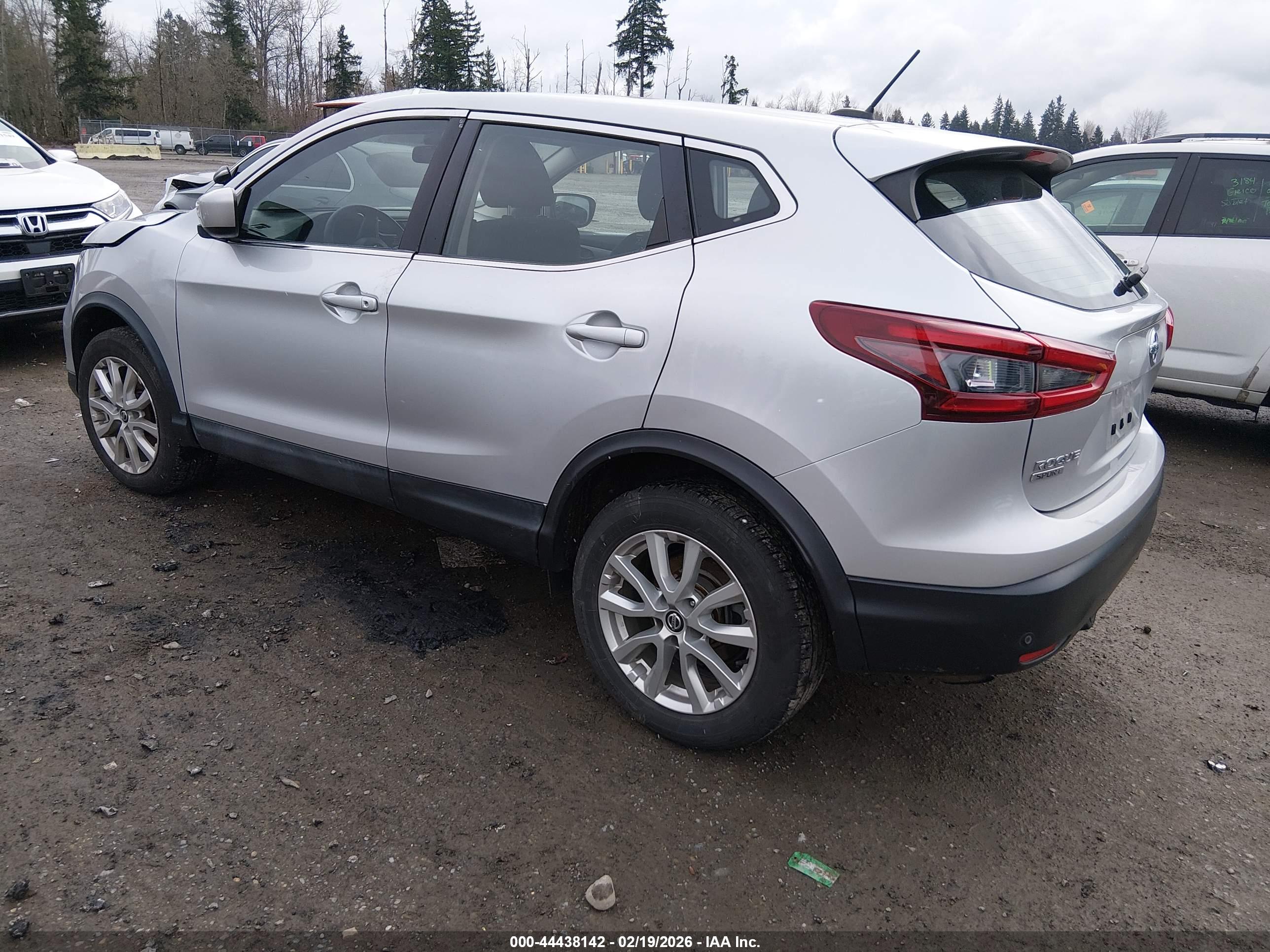 NISSAN ROGUE image 3