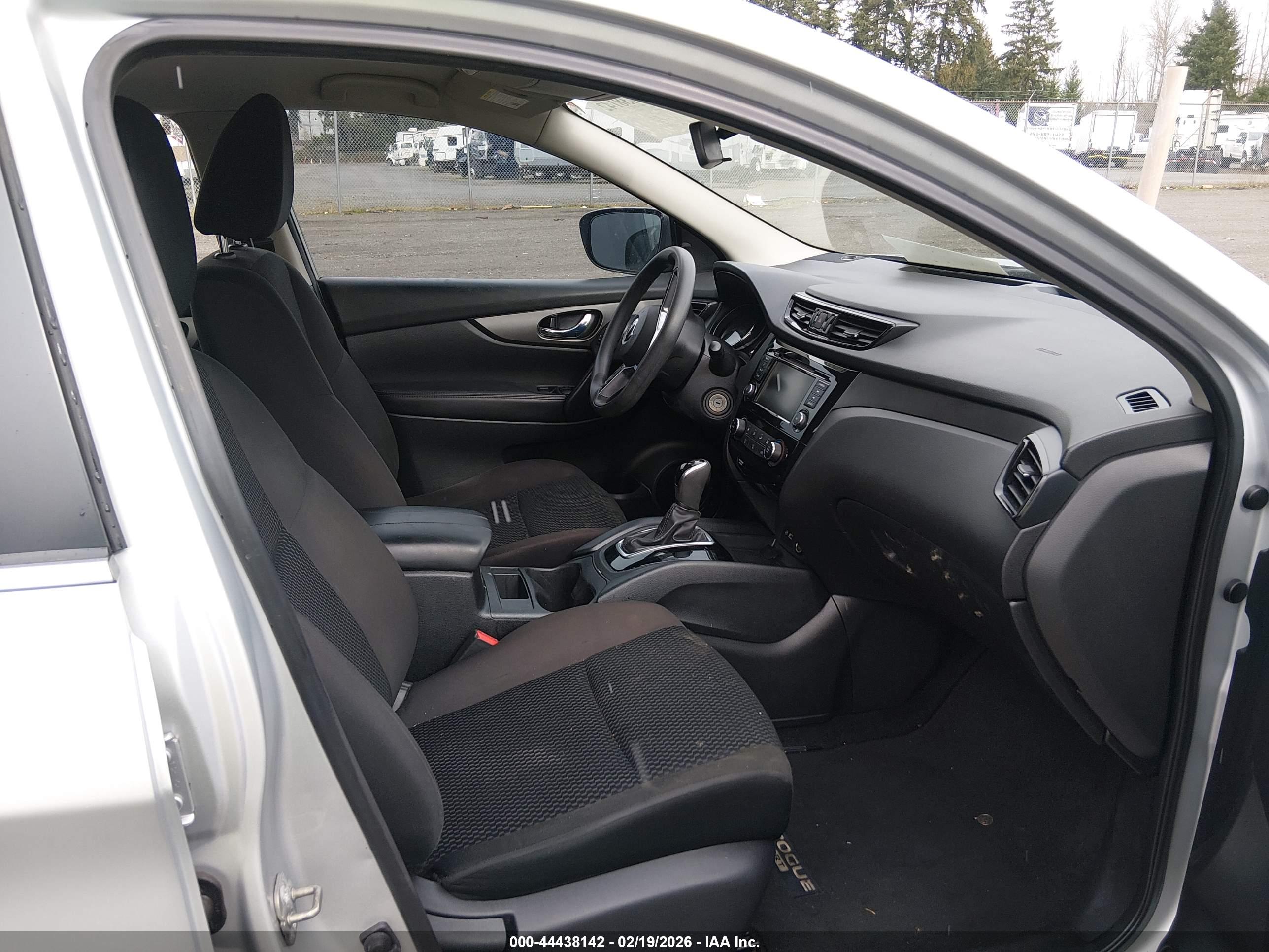 NISSAN ROGUE image 5