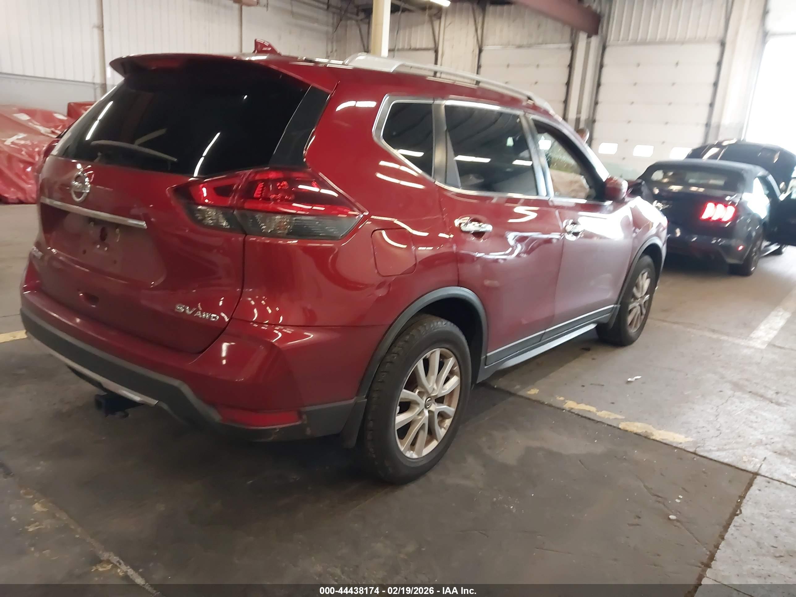 NISSAN ROGUE image 4