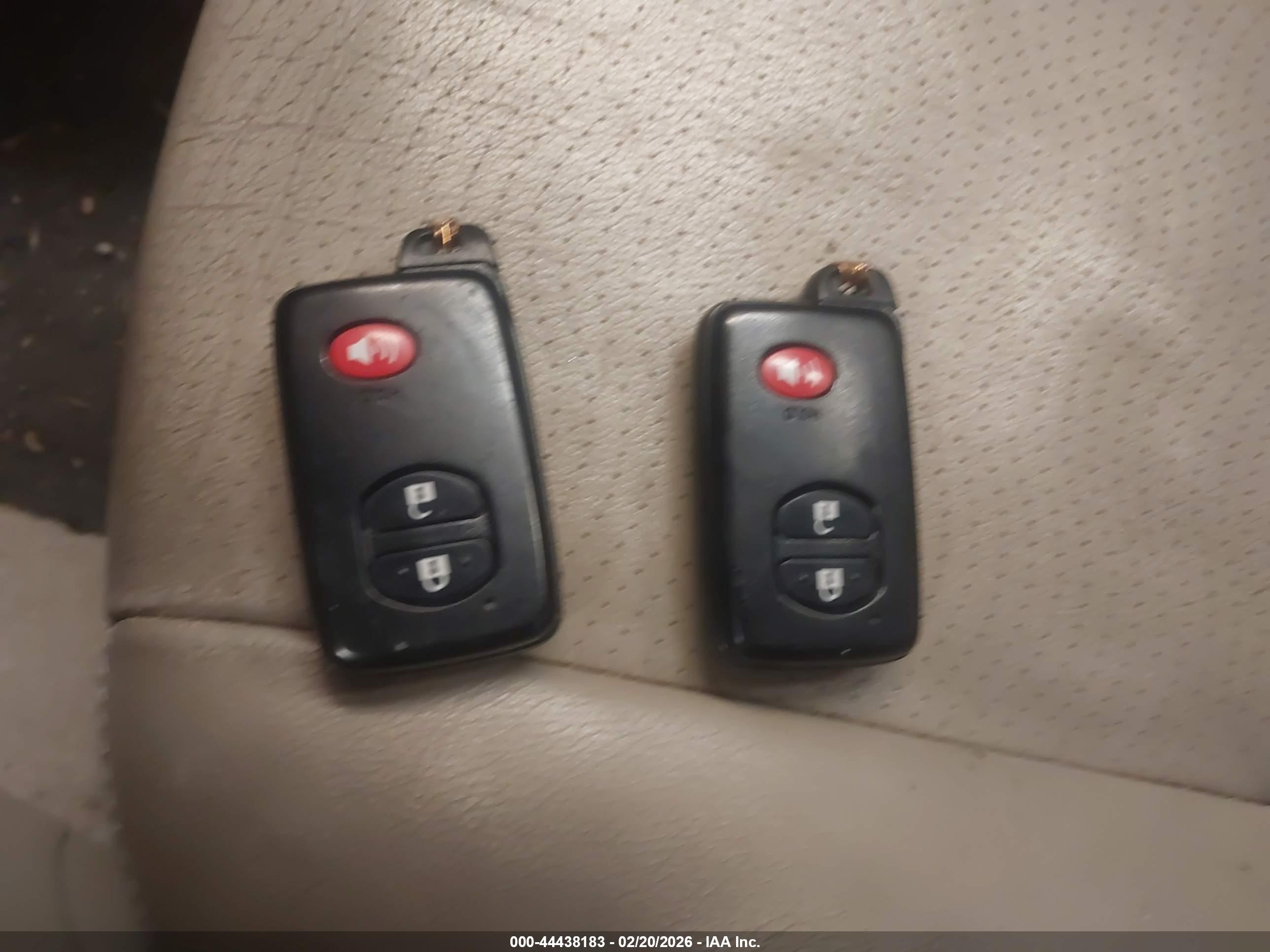 TOYOTA PRIUS image 11