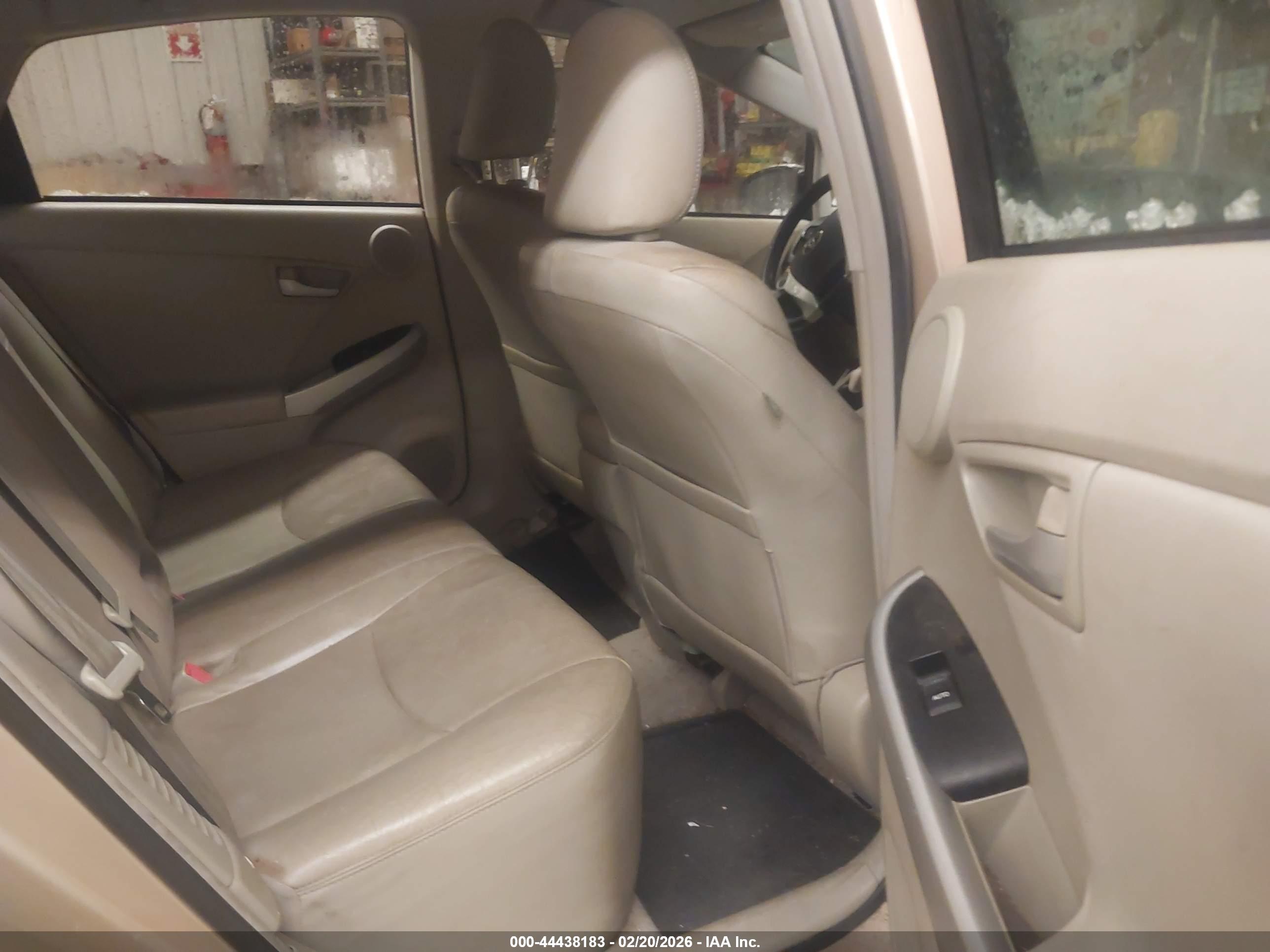 TOYOTA PRIUS image 8
