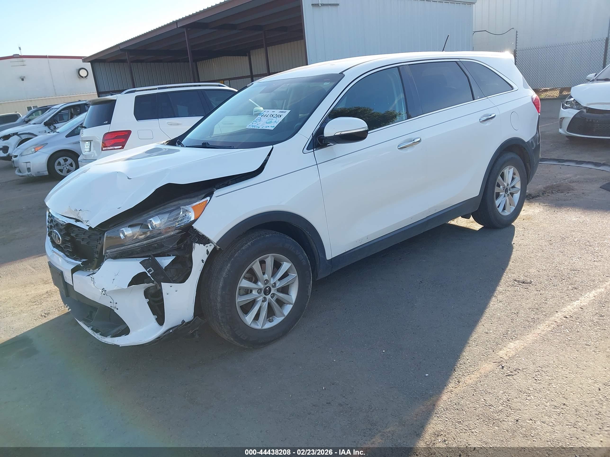 KIA SORENTO image 2