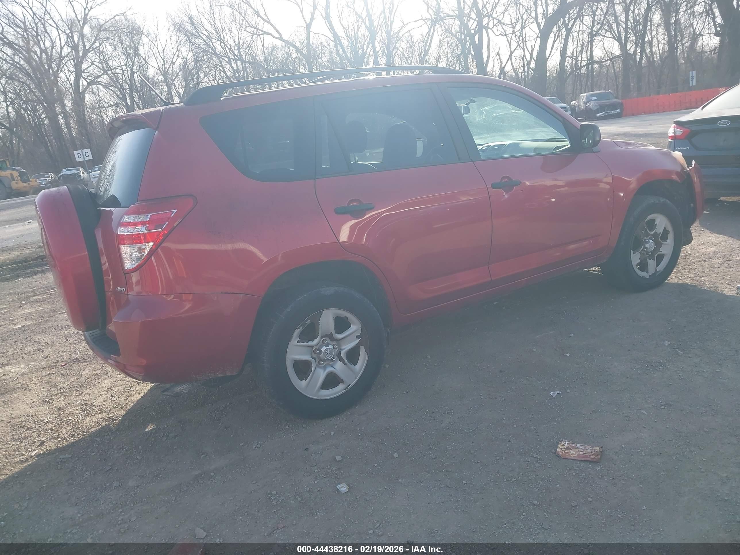 TOYOTA RAV4 image 4