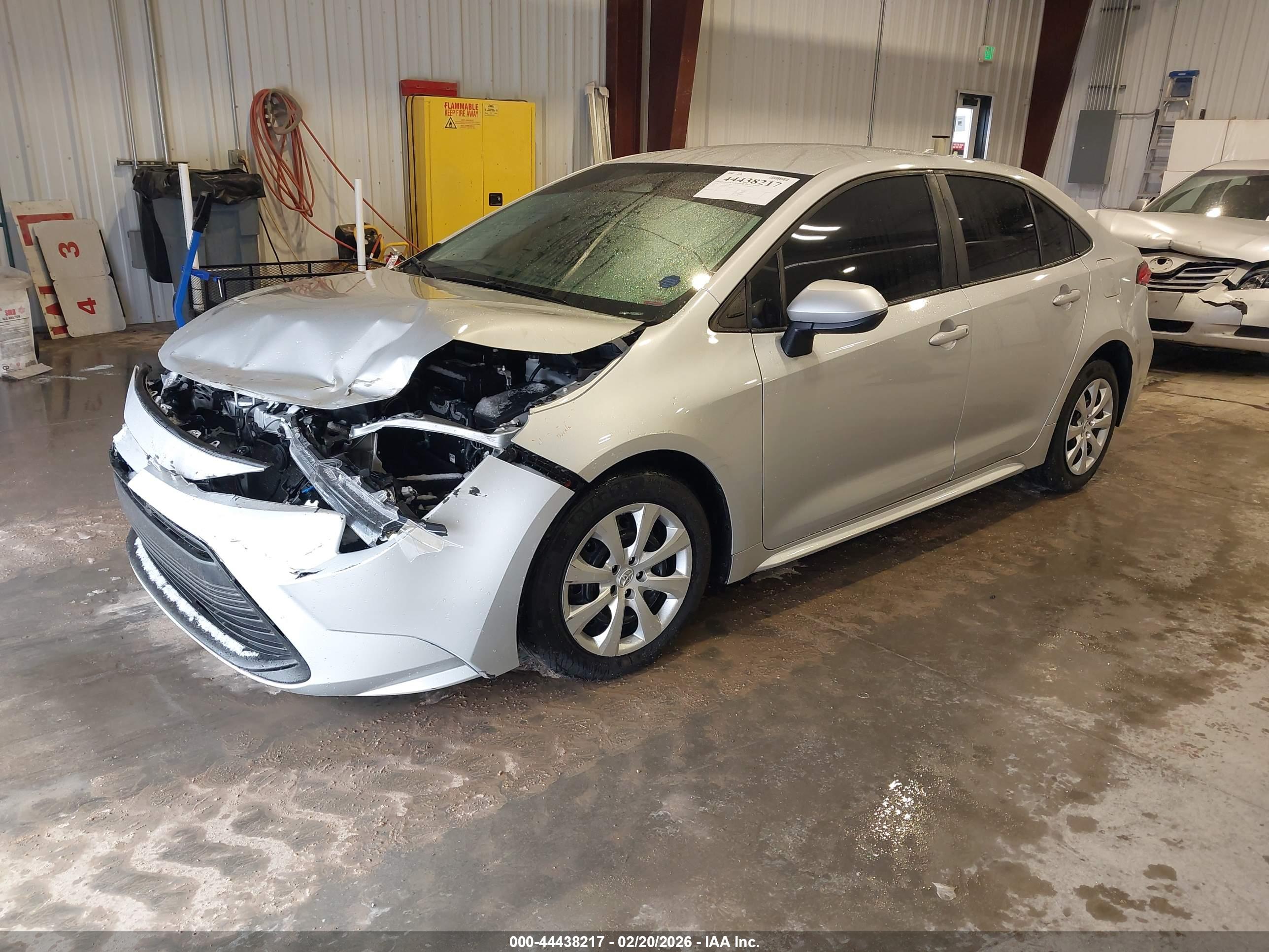 TOYOTA COROLLA image 2