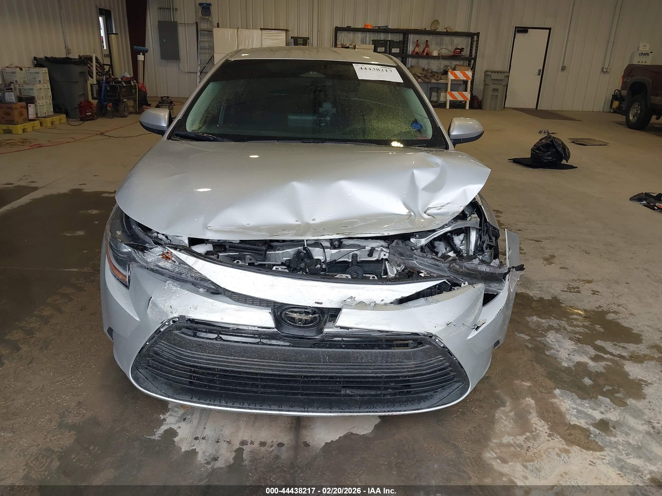 TOYOTA COROLLA image 6