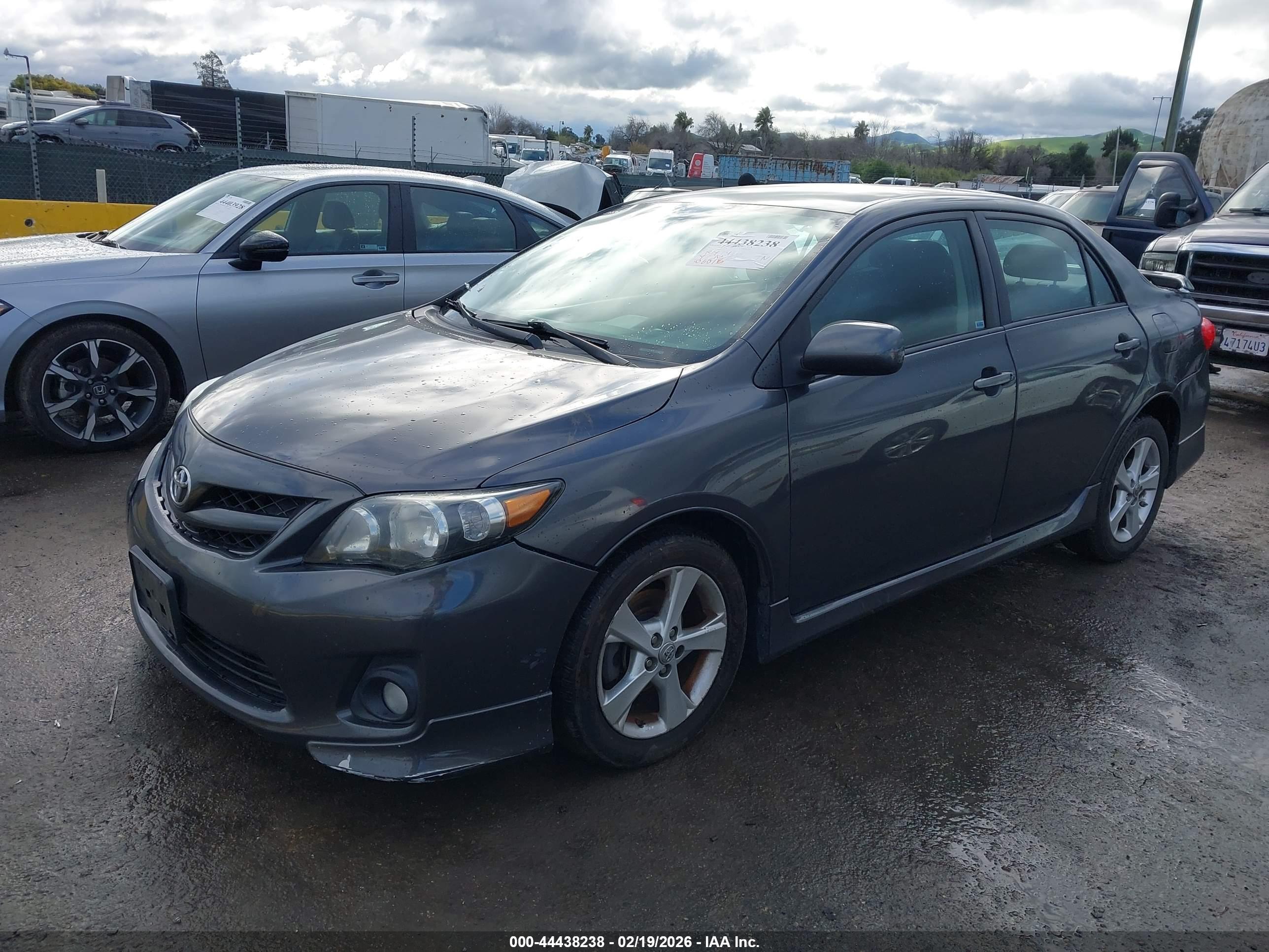TOYOTA COROLLA image 2