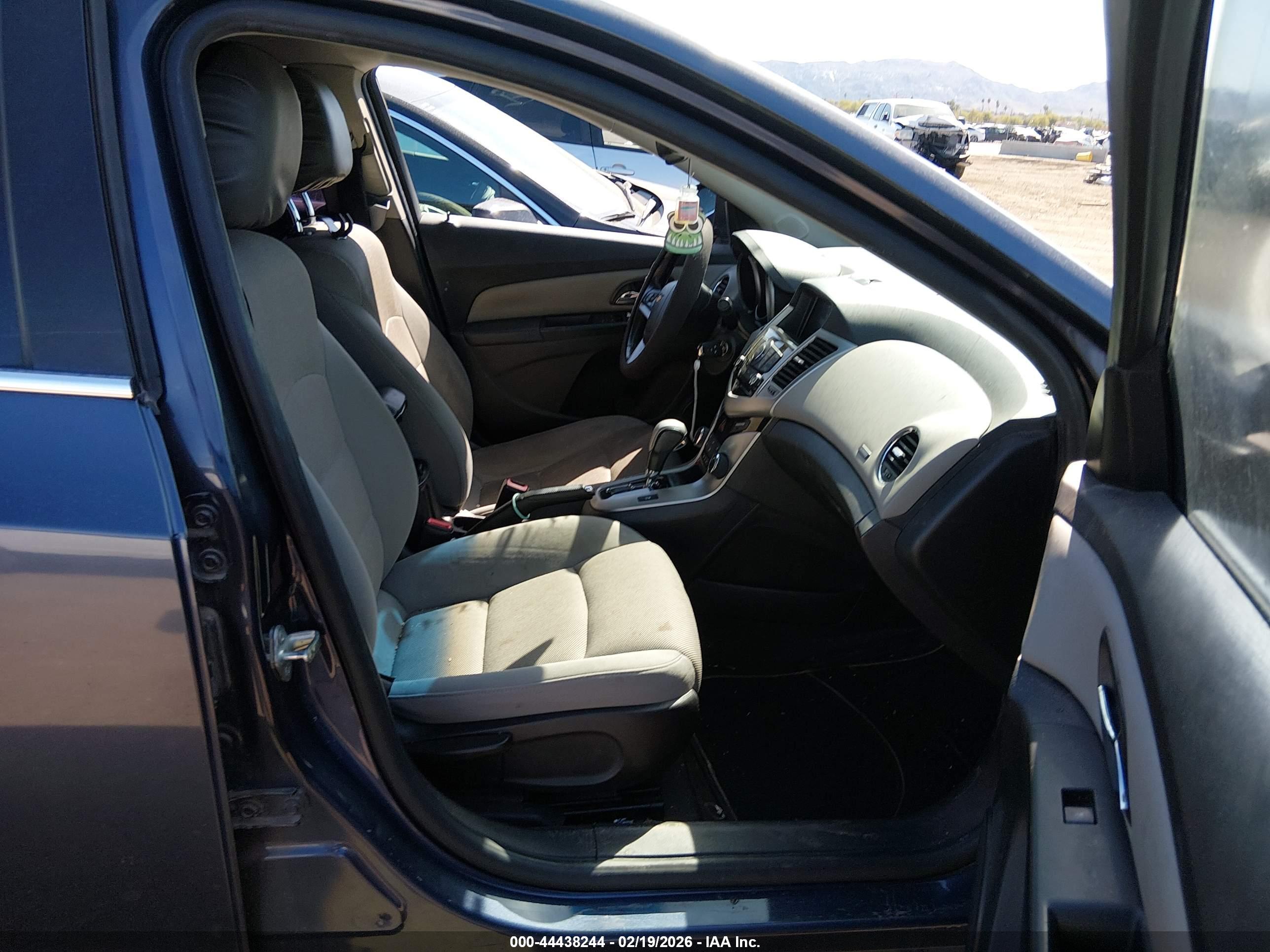 CHEVROLET CRUZE image 5