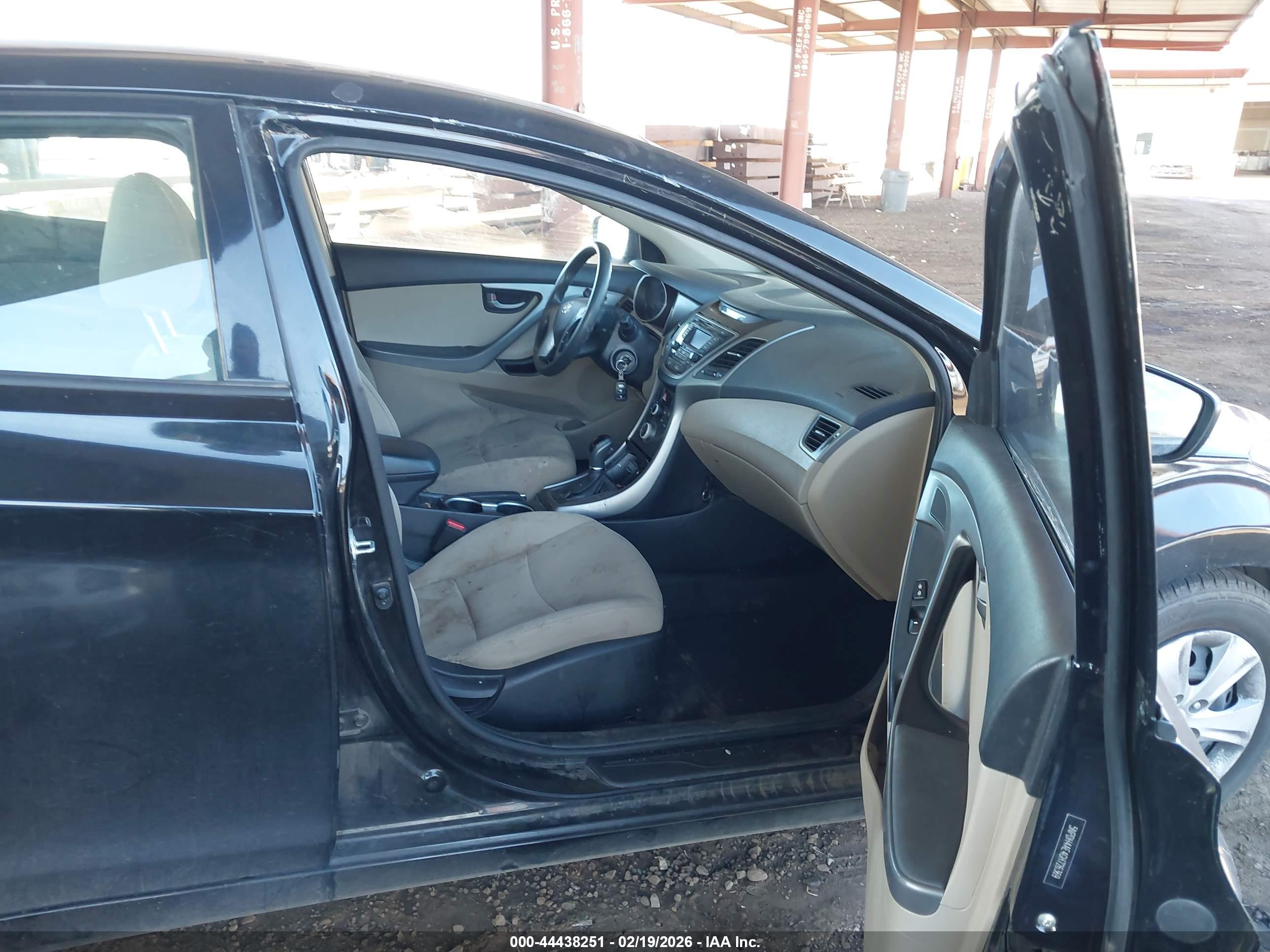 HYUNDAI ELANTRA image 5