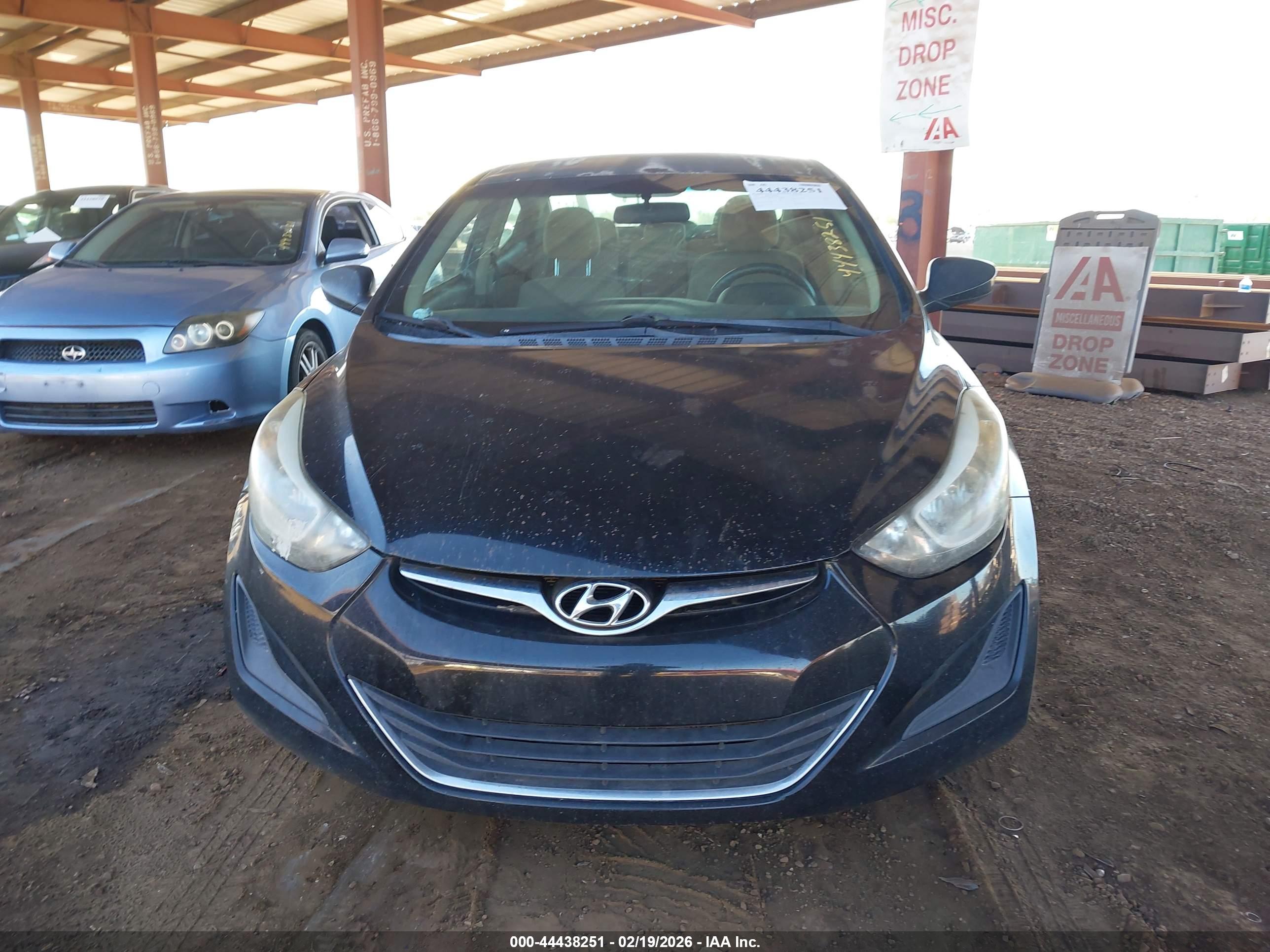 HYUNDAI ELANTRA image 6