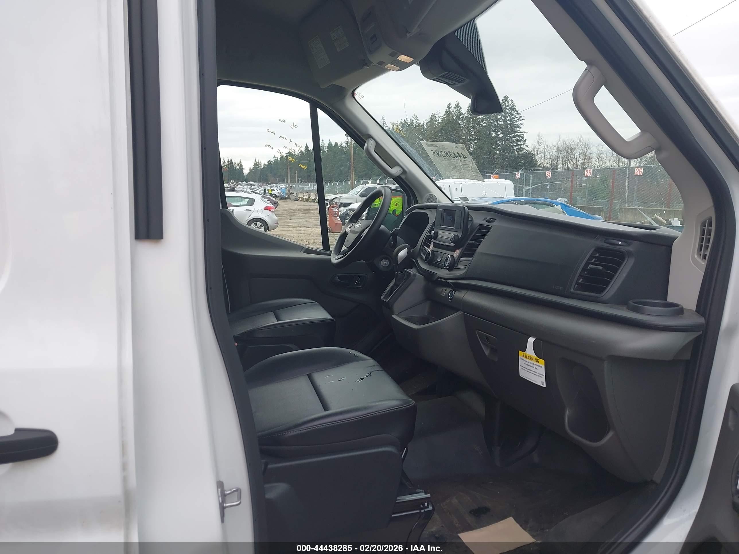 FORD TRANSIT-250 image 5