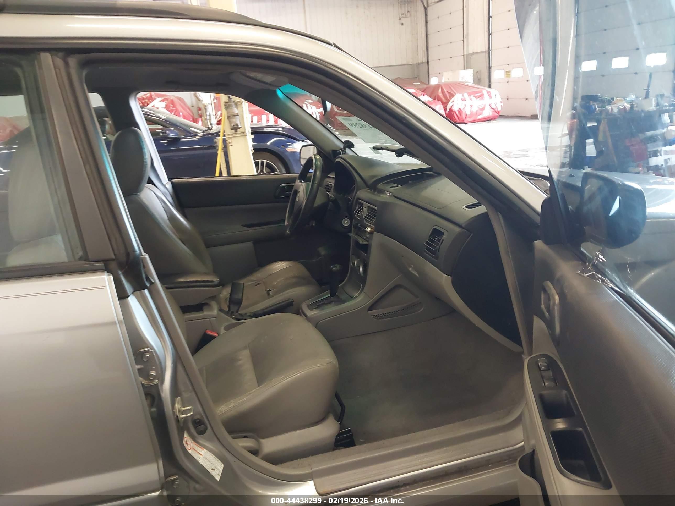 SUBARU FORESTER image 5