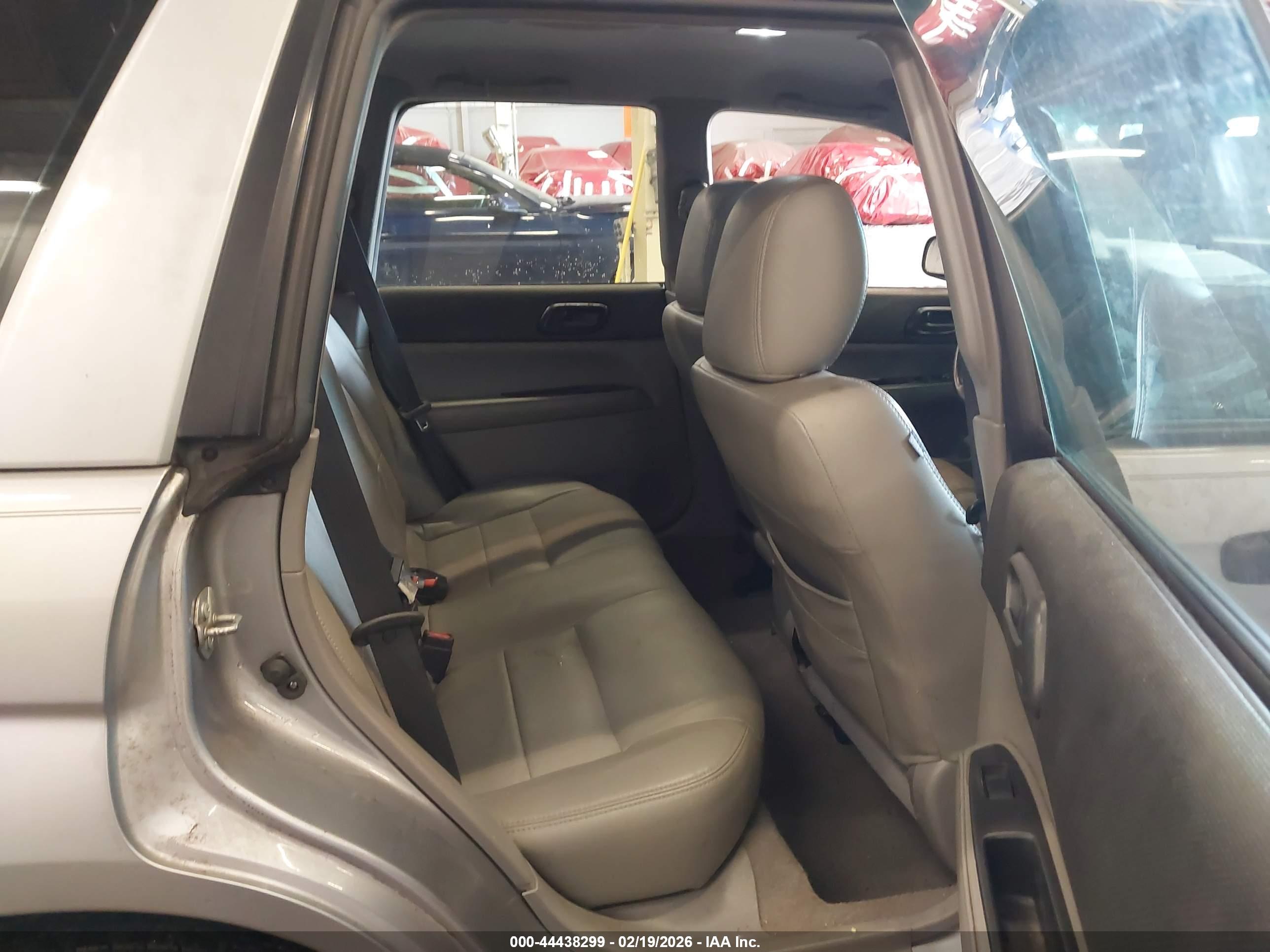 SUBARU FORESTER image 8