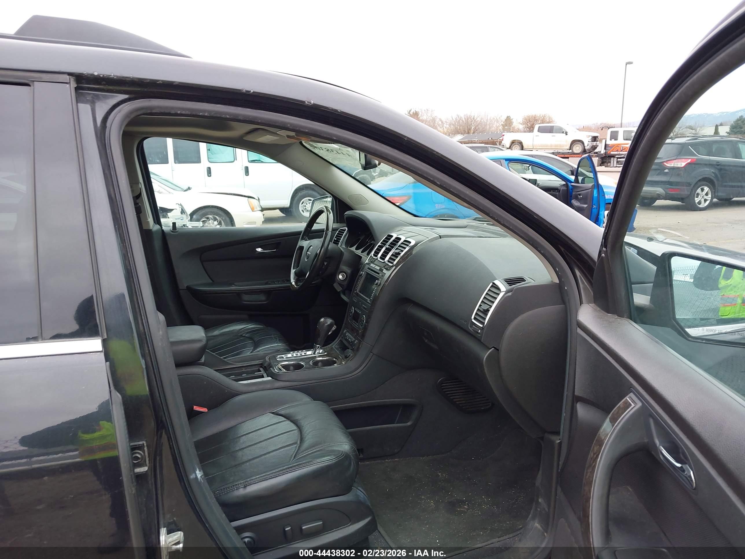 GMC ACADIA image 5