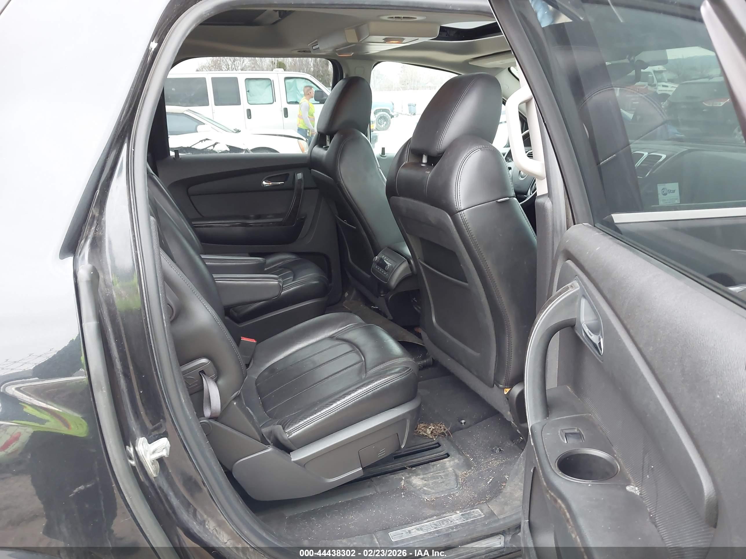 GMC ACADIA image 8