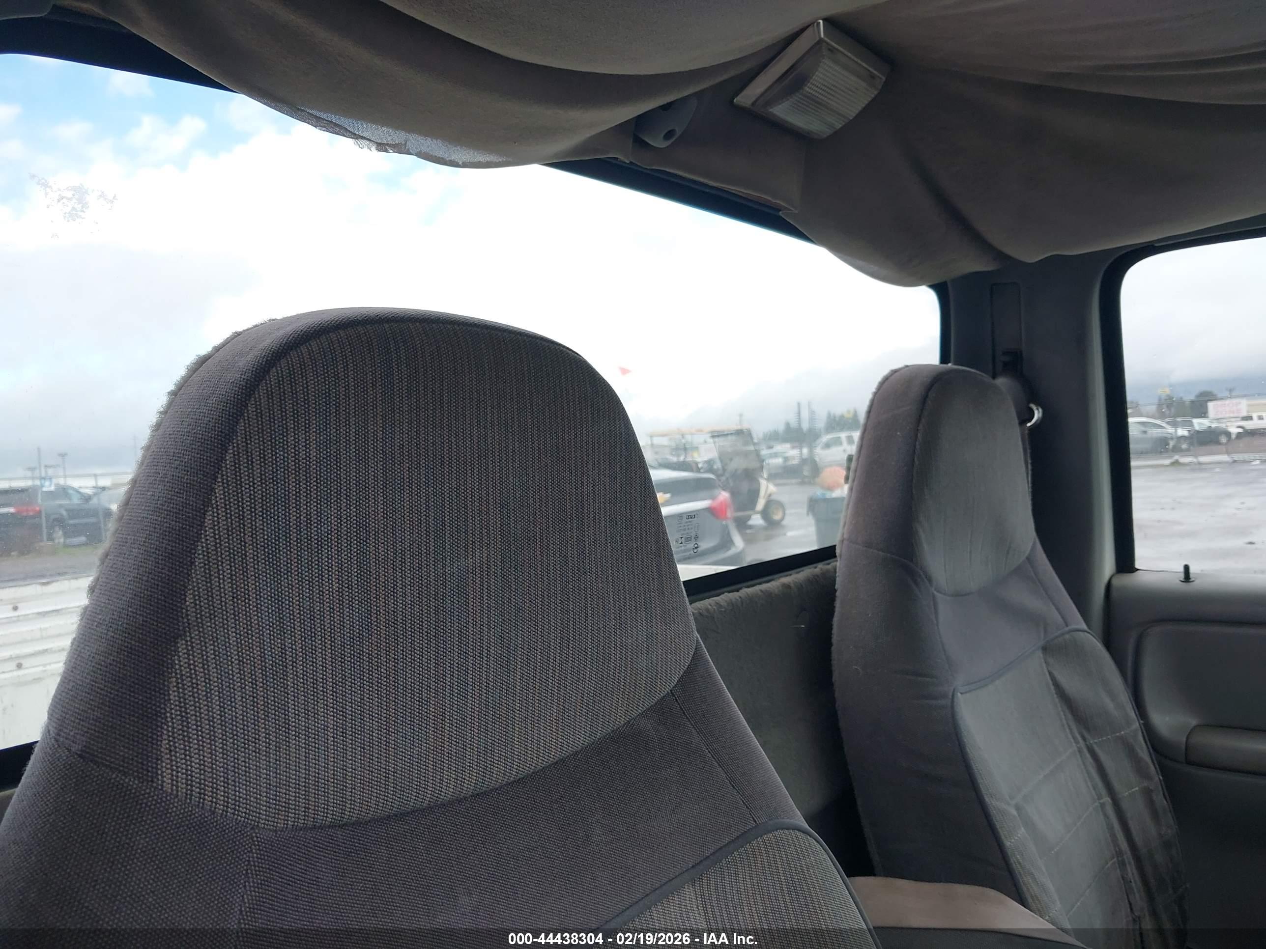 FORD RANGER image 8