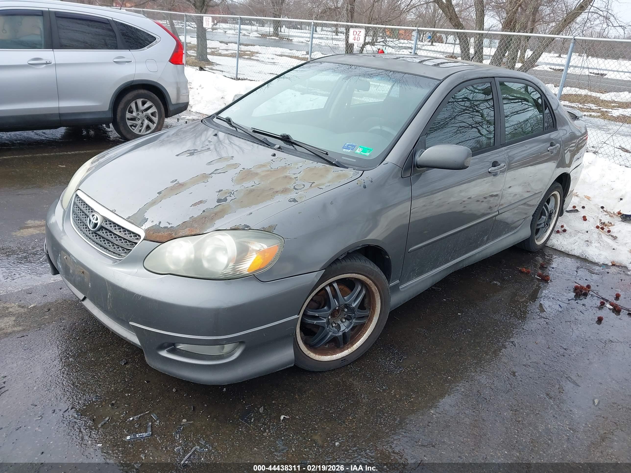 TOYOTA COROLLA image 2
