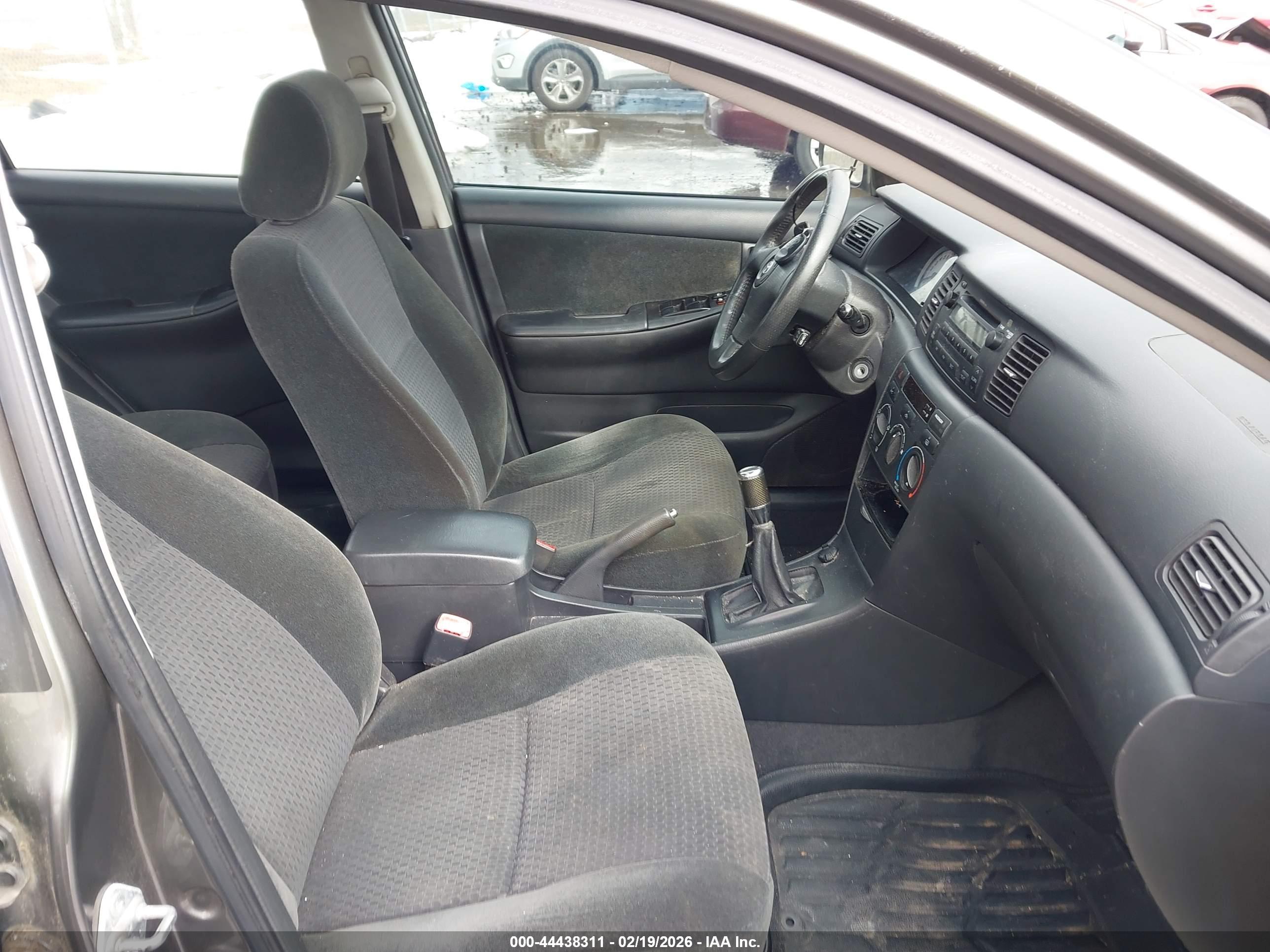 TOYOTA COROLLA image 5