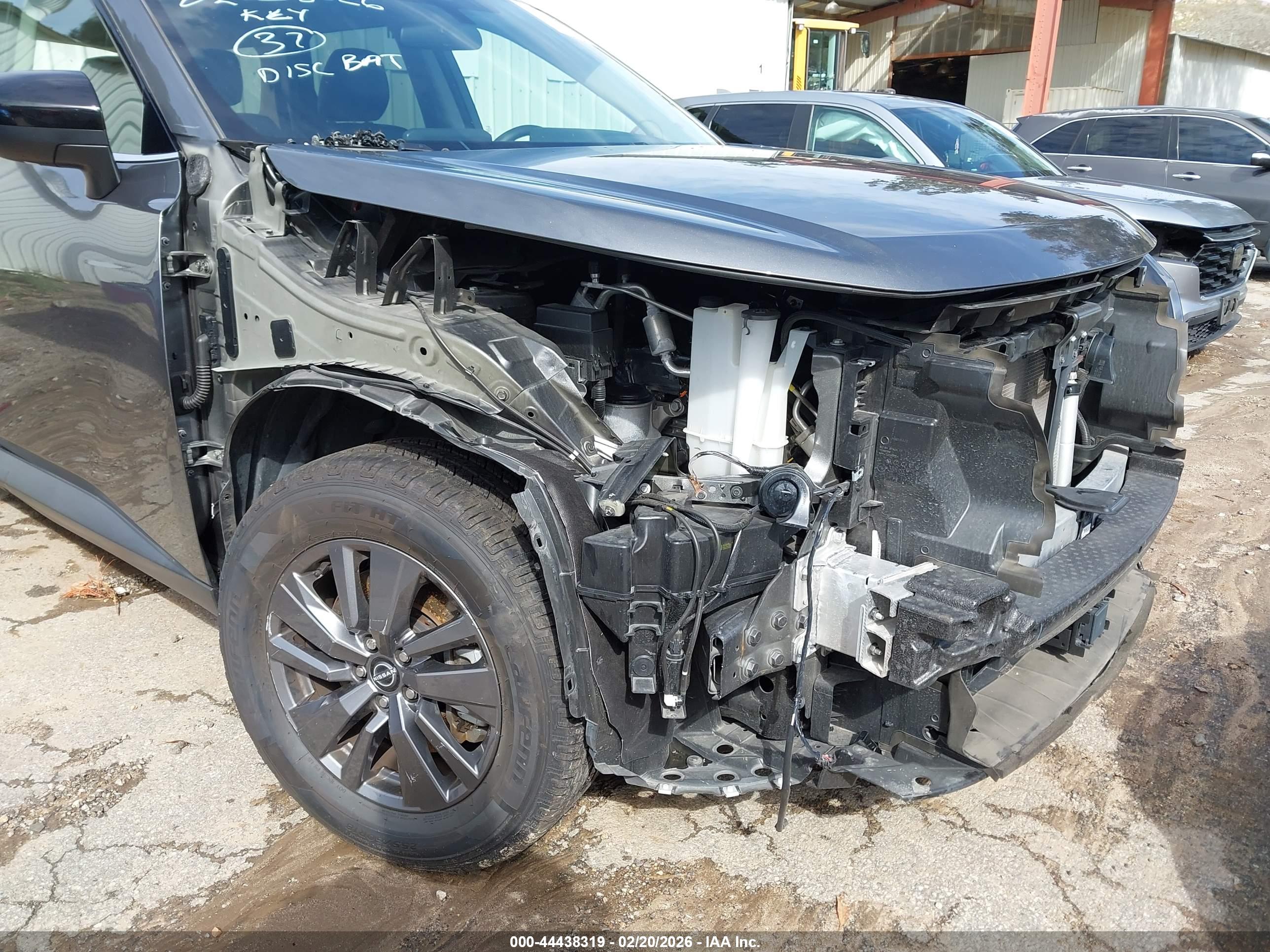 NISSAN PATHFINDER image 6