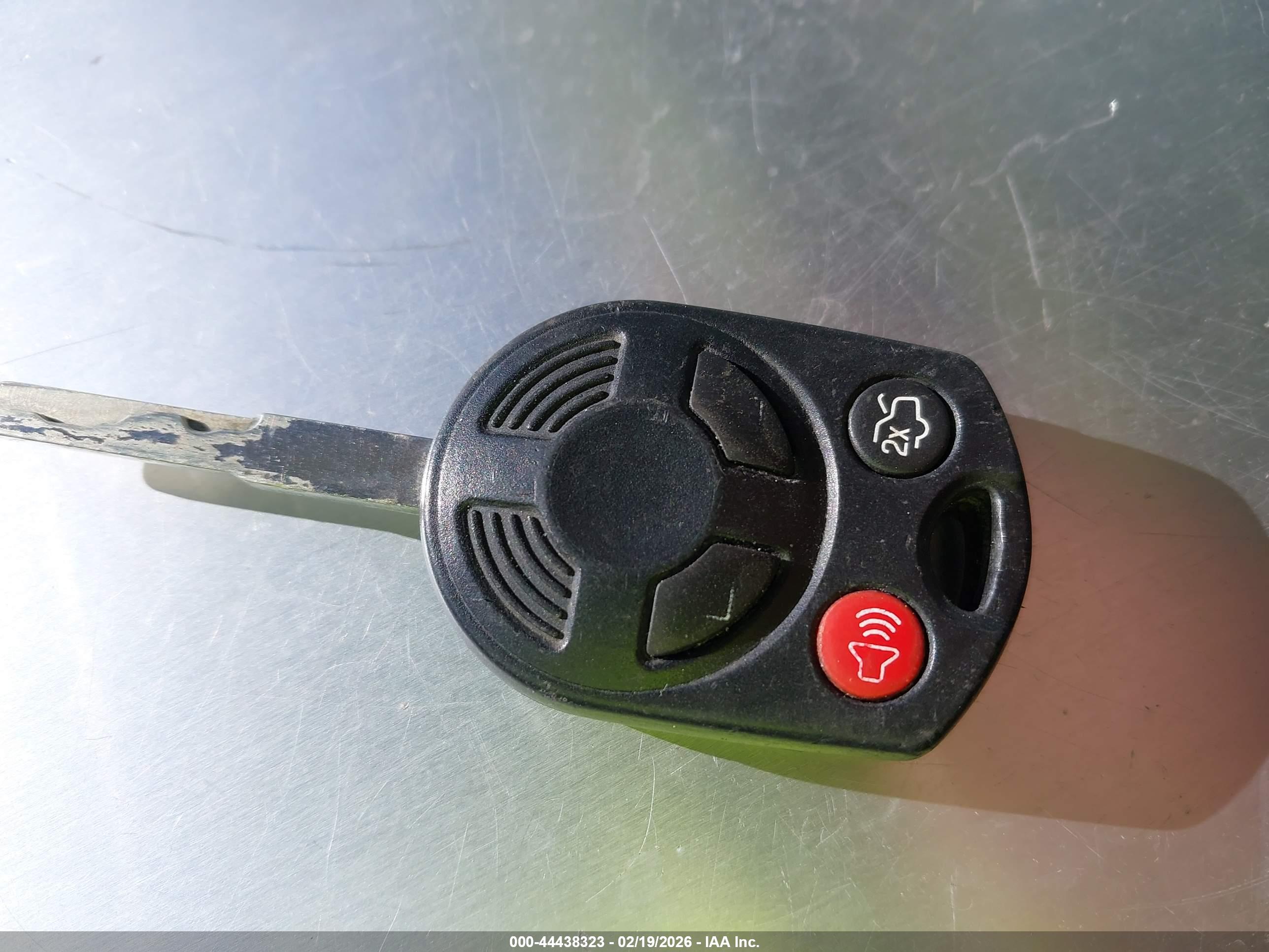 FORD C-MAX image 11