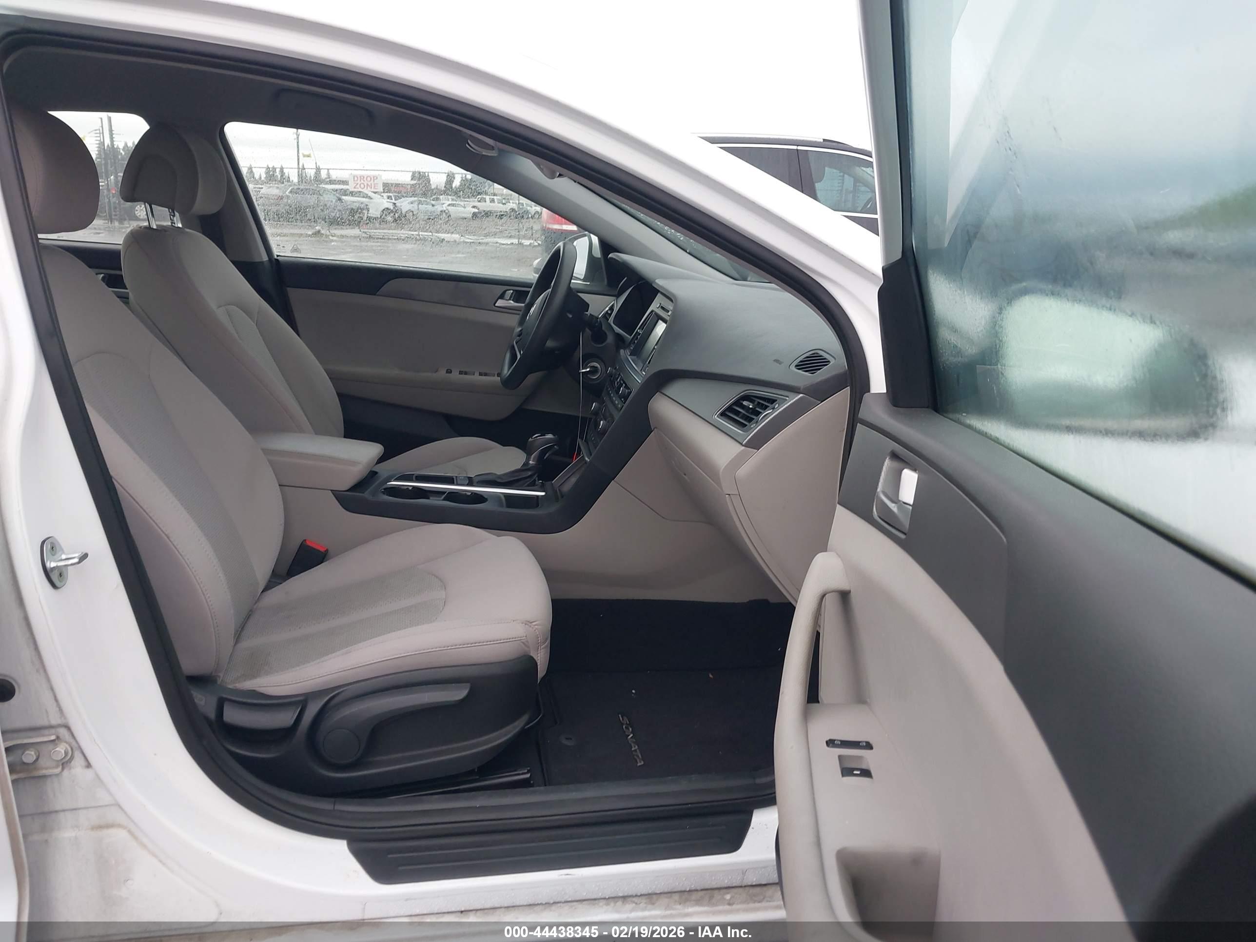 HYUNDAI SONATA image 5