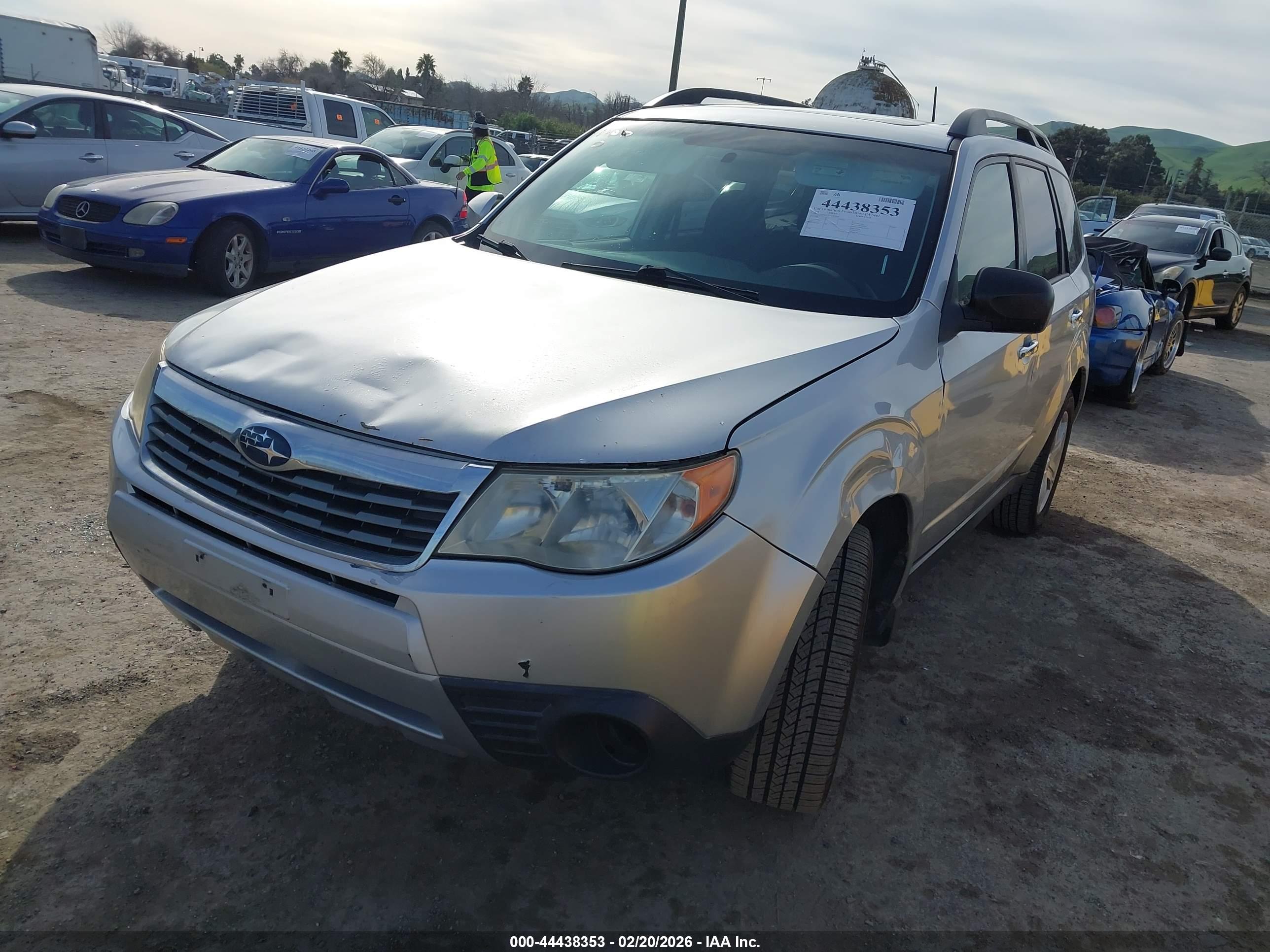 SUBARU FORESTER image 2