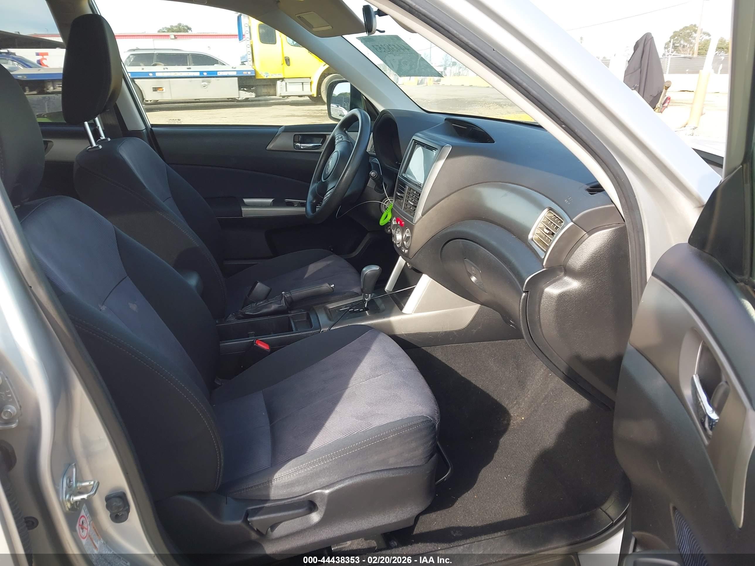 SUBARU FORESTER image 5