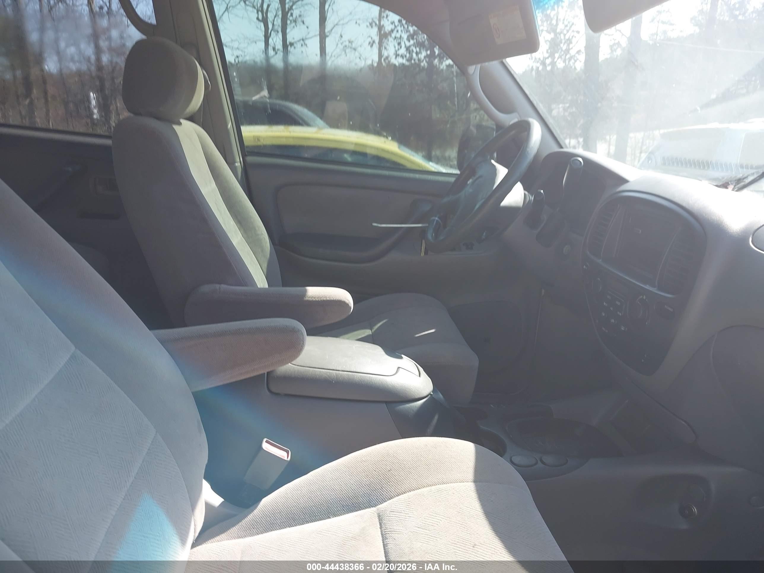 TOYOTA SEQUOIA image 5
