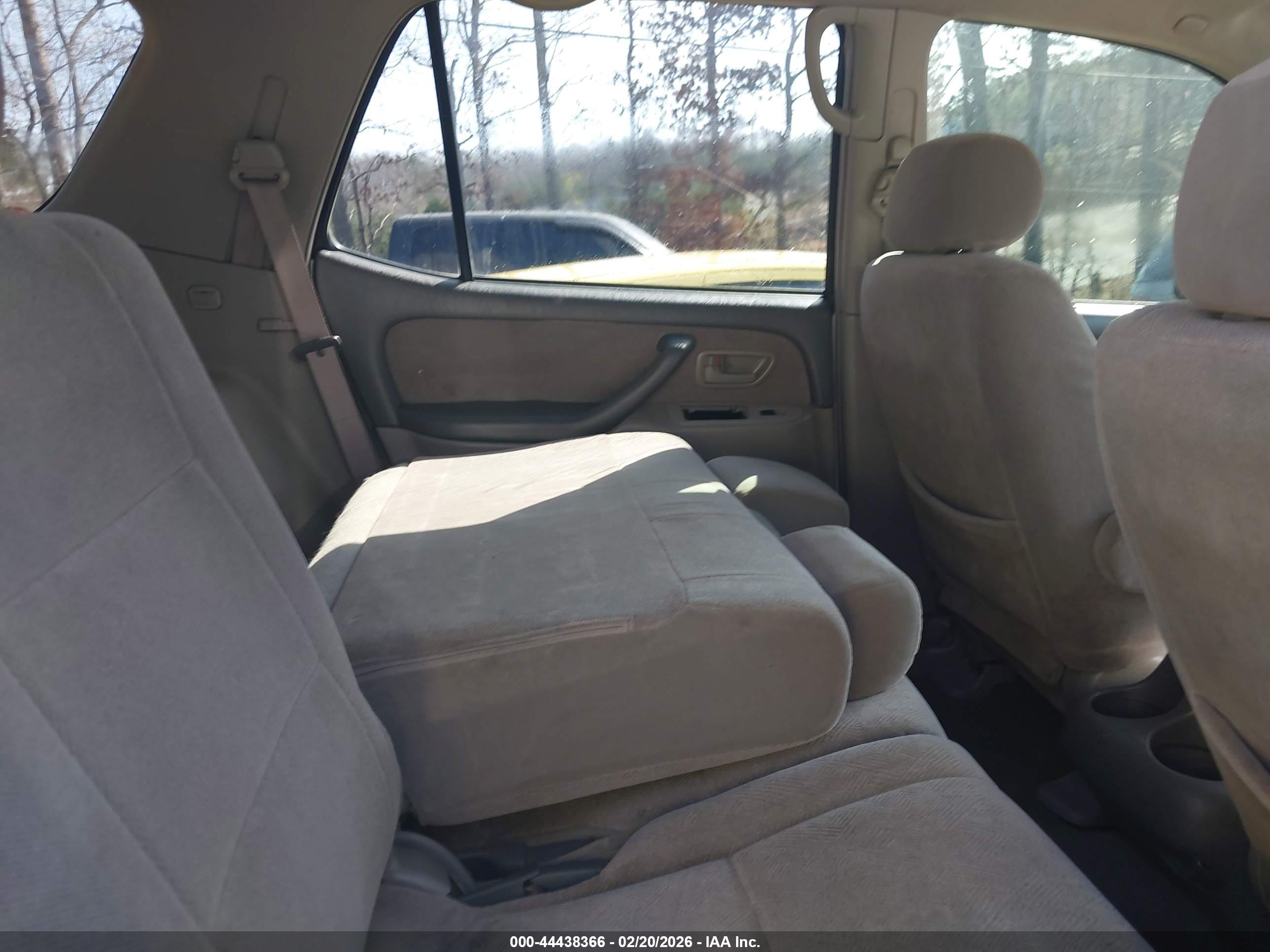 TOYOTA SEQUOIA image 8
