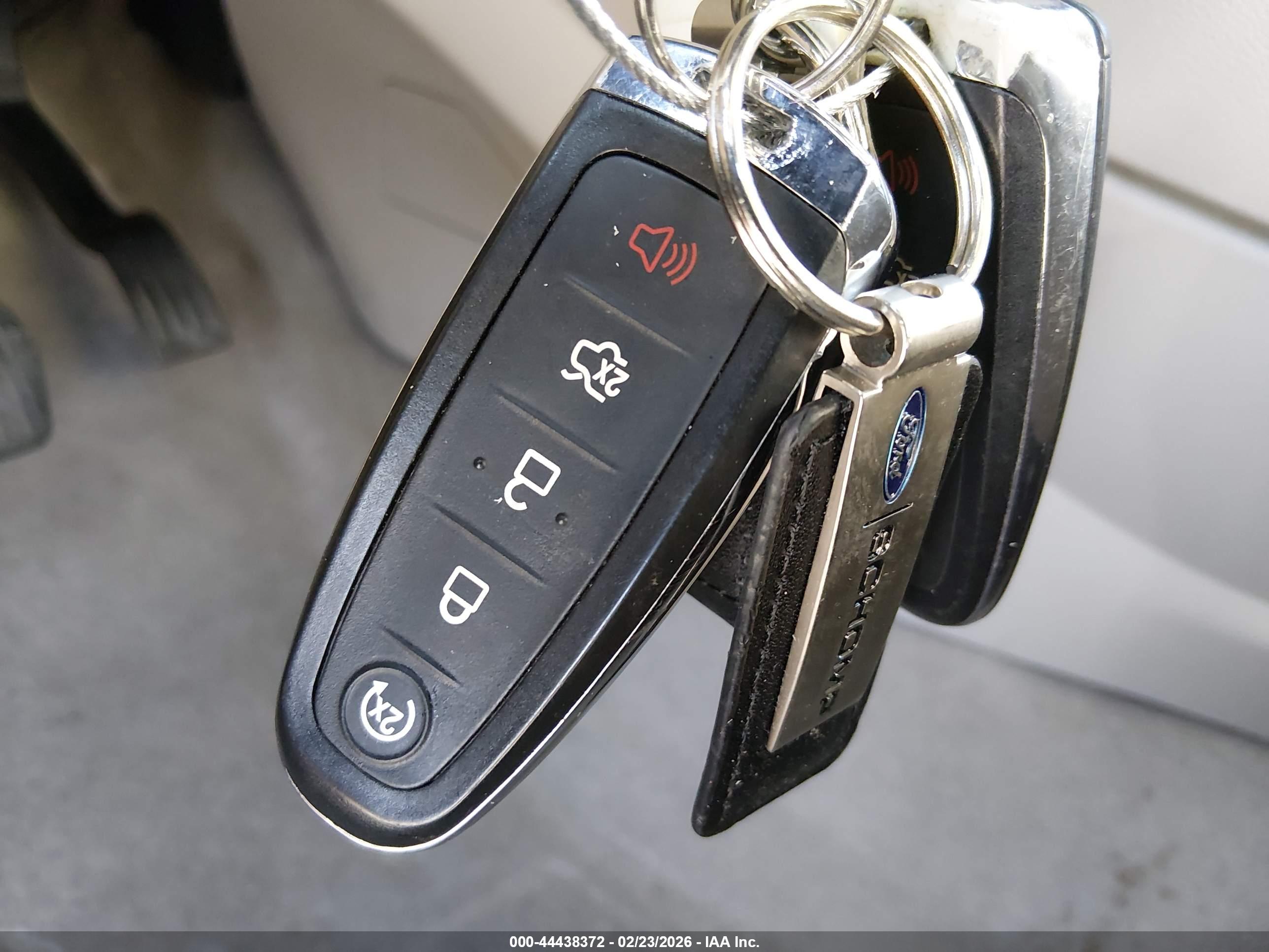 FORD ESCAPE image 11