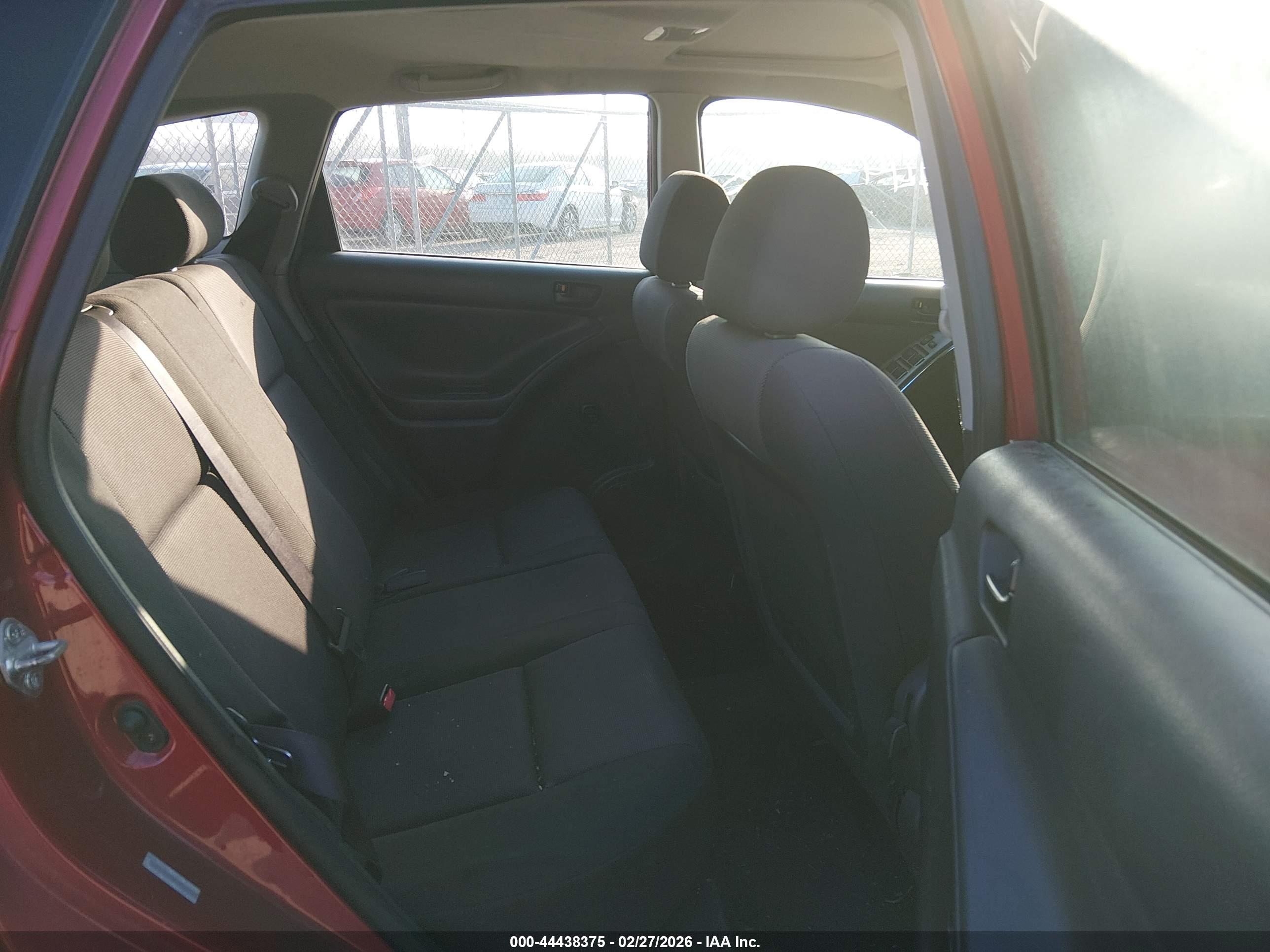 PONTIAC VIBE image 8