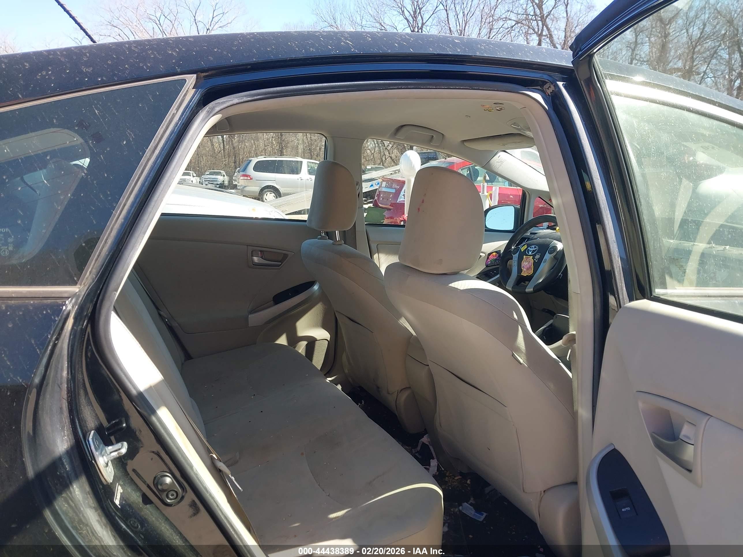TOYOTA PRIUS image 8